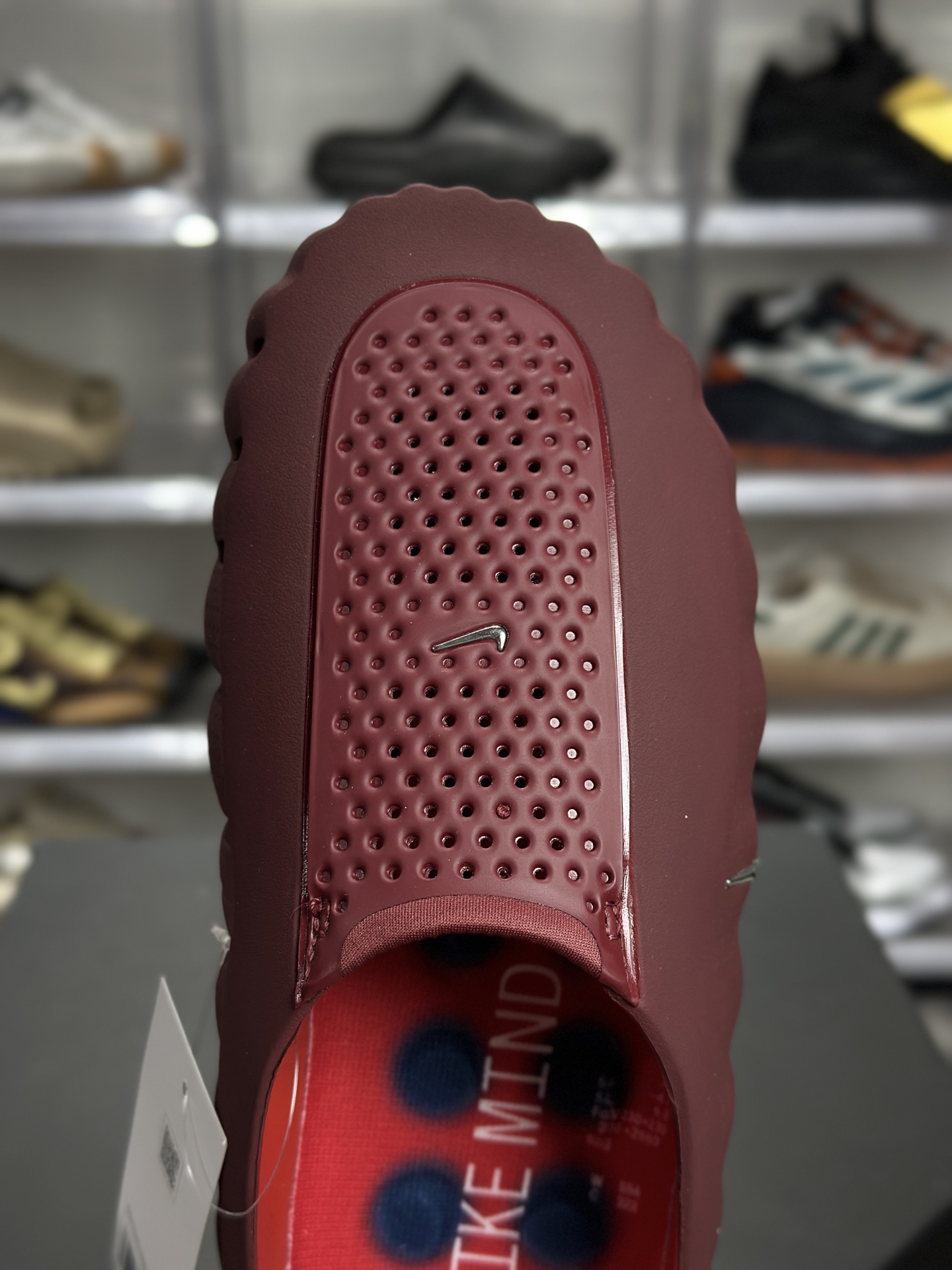 Nike Mind 001 科比灵感红黑渐变款 HQ4307-601-Top High Quatity Cheap Sneakers Fashion Clothing Clothes Bags handbags Shoes of all Brand wholesale With The best Quality And Beautiful Price from China Factory Chinese suppliers wholesaler seller Nike Mind 001 科比灵感红黑渐变款 HQ4307-601