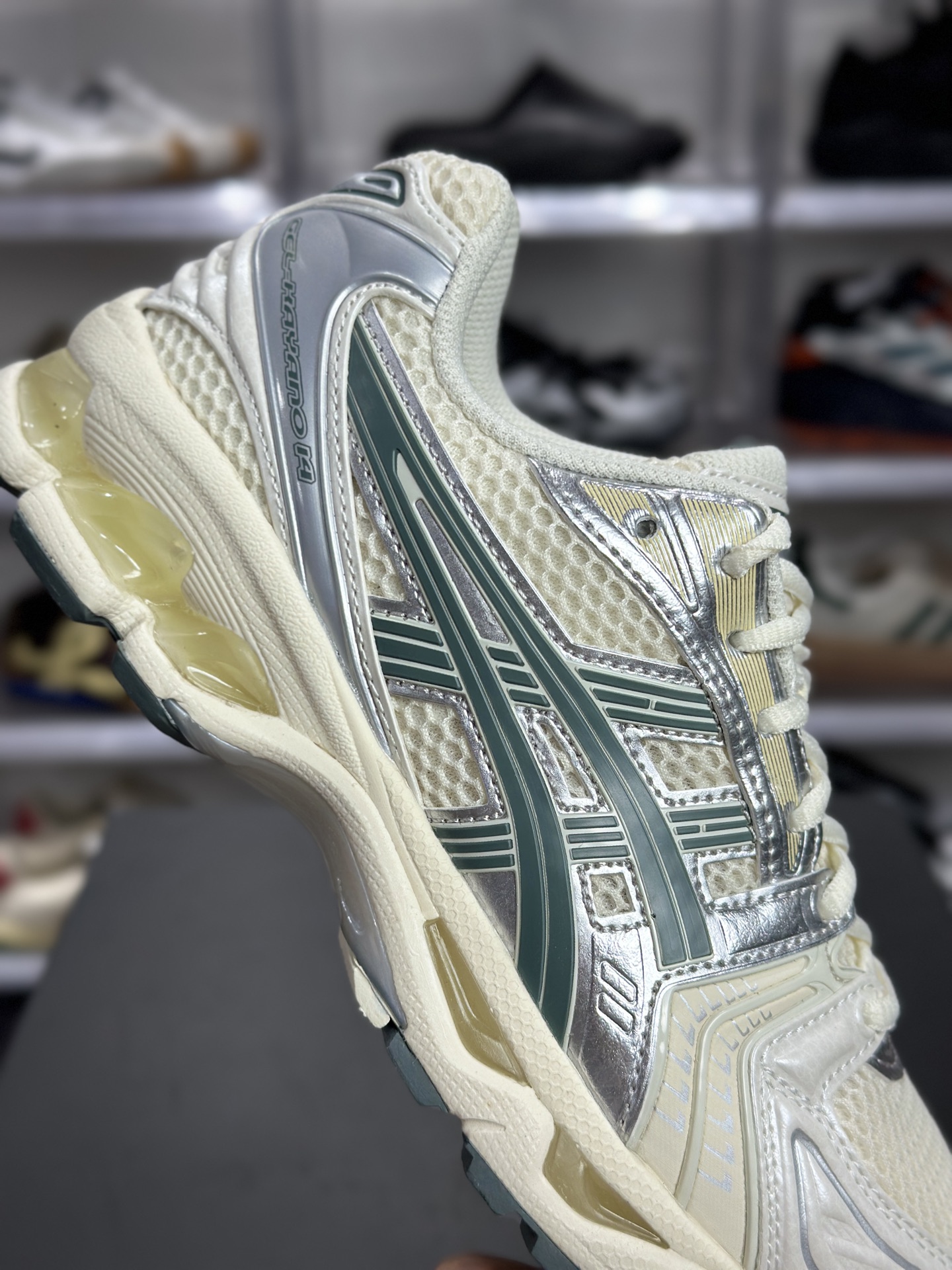 220 ASICS GEL-KAYANO 14「米白灰绿」 1201A019-200 俗称奶茶色 / 奶油绿款