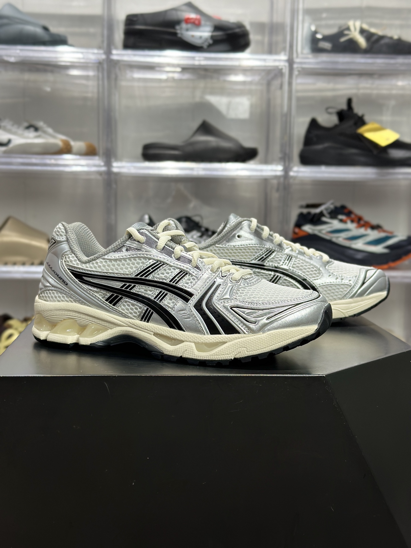 220 ASICS GEL-KAYANO 14「白银黑」 1201A457-101 俗称米白黑复古款