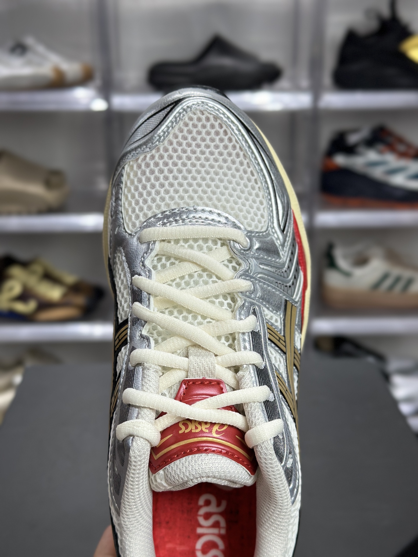 220 ASICS GEL-KAYANO 14「奥运金红」 1203A692-100 俗称复古金银红款