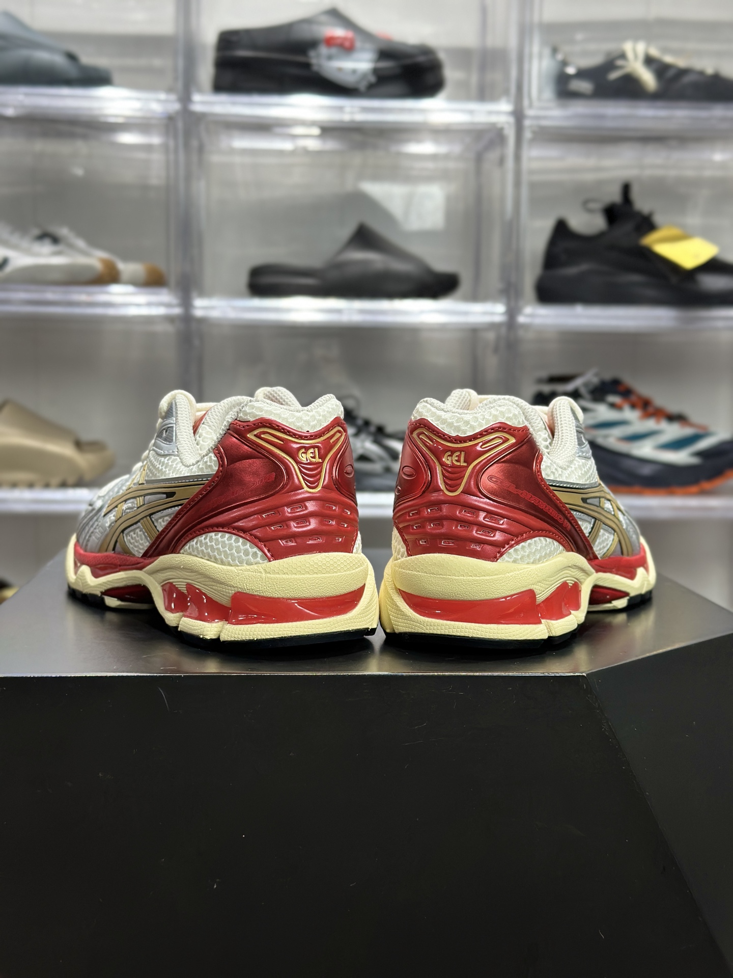 220 ASICS GEL-KAYANO 14「奥运金红」 1203A692-100 俗称复古金银红款