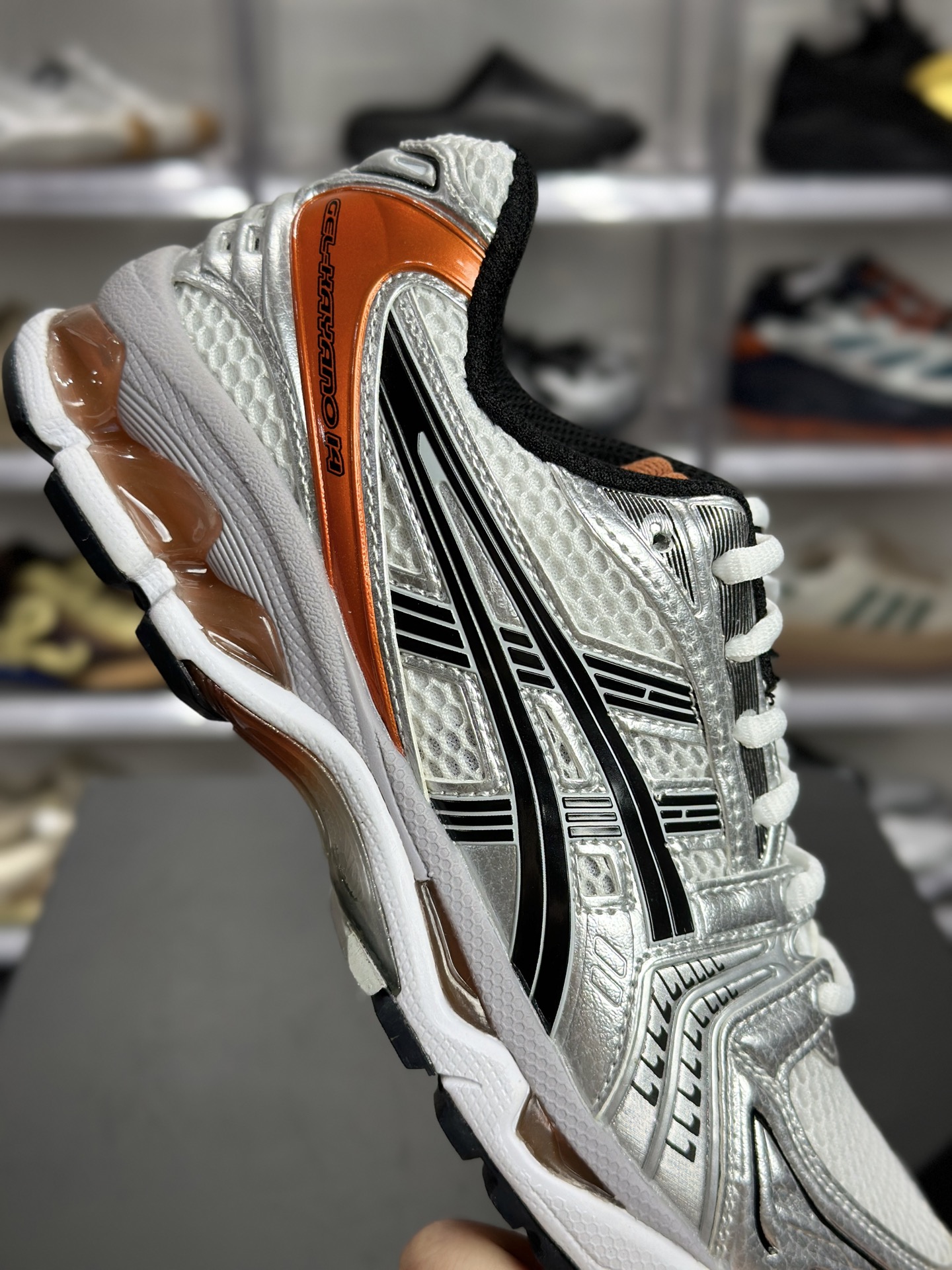 220 ASICS GEL-KAYANO 14「银白桔」 1201A457-100