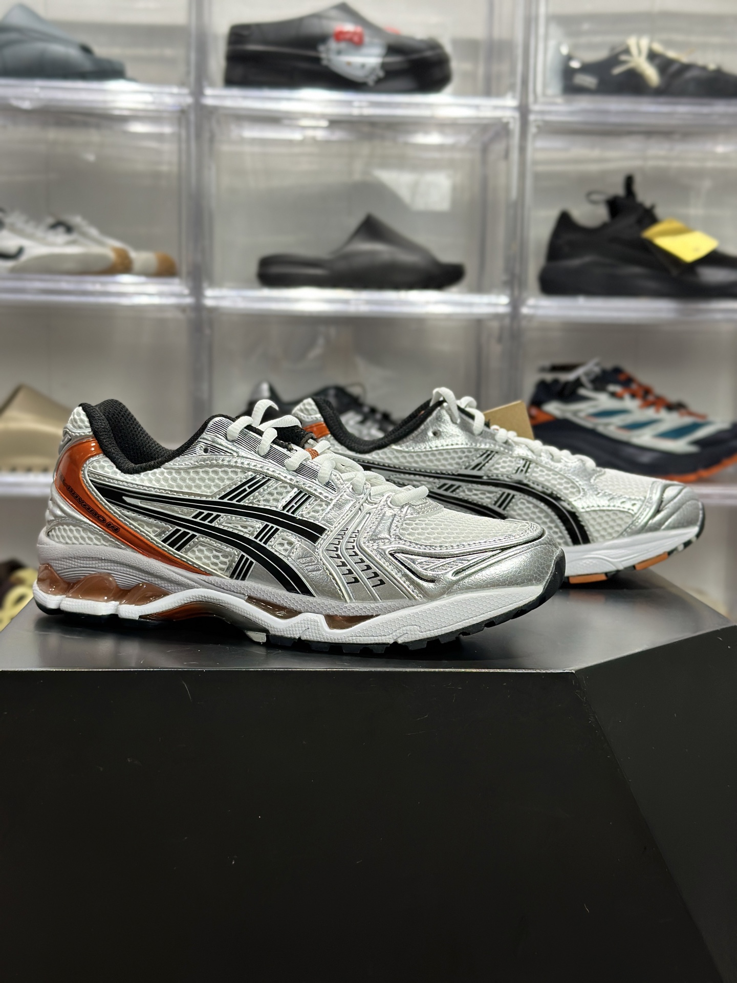 220 ASICS GEL-KAYANO 14「银白桔」 1201A457-100