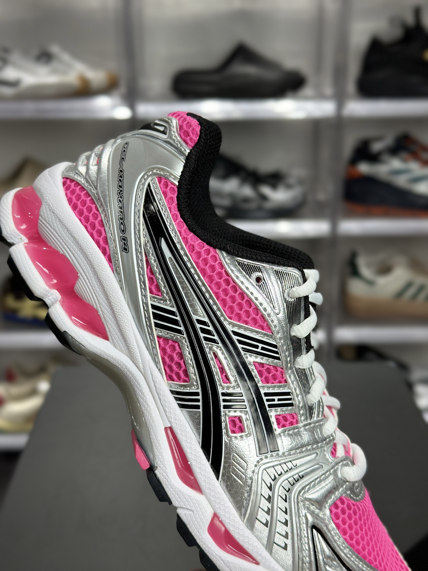 220 ASICS GEL-KAYANO 14「芭比粉银」 1201A019-700 俗称辣妹荧光粉款