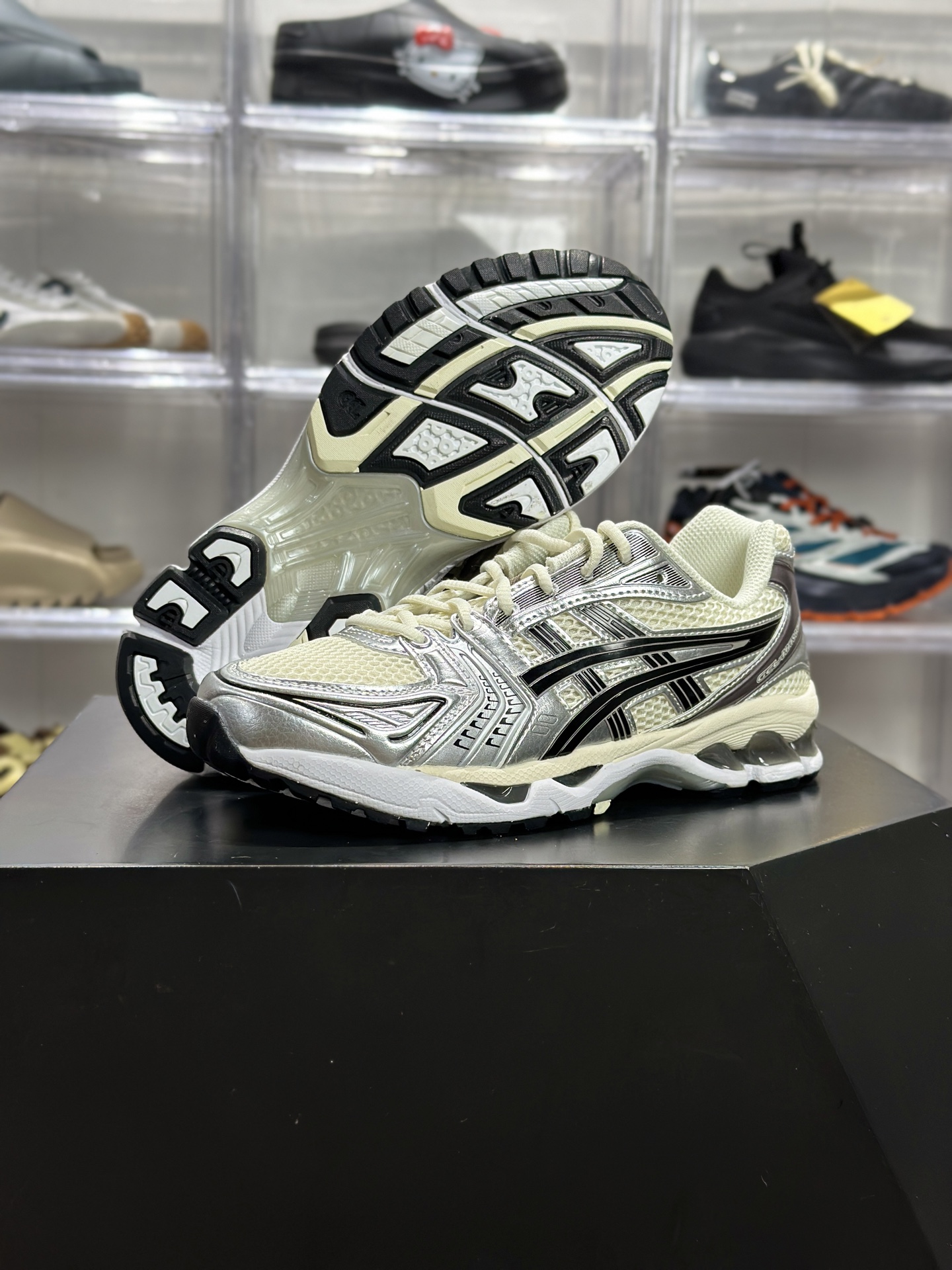 220 ASICS GEL-KAYANO 14「复古黑银」 1201A019-108 俗称经典白银黑款