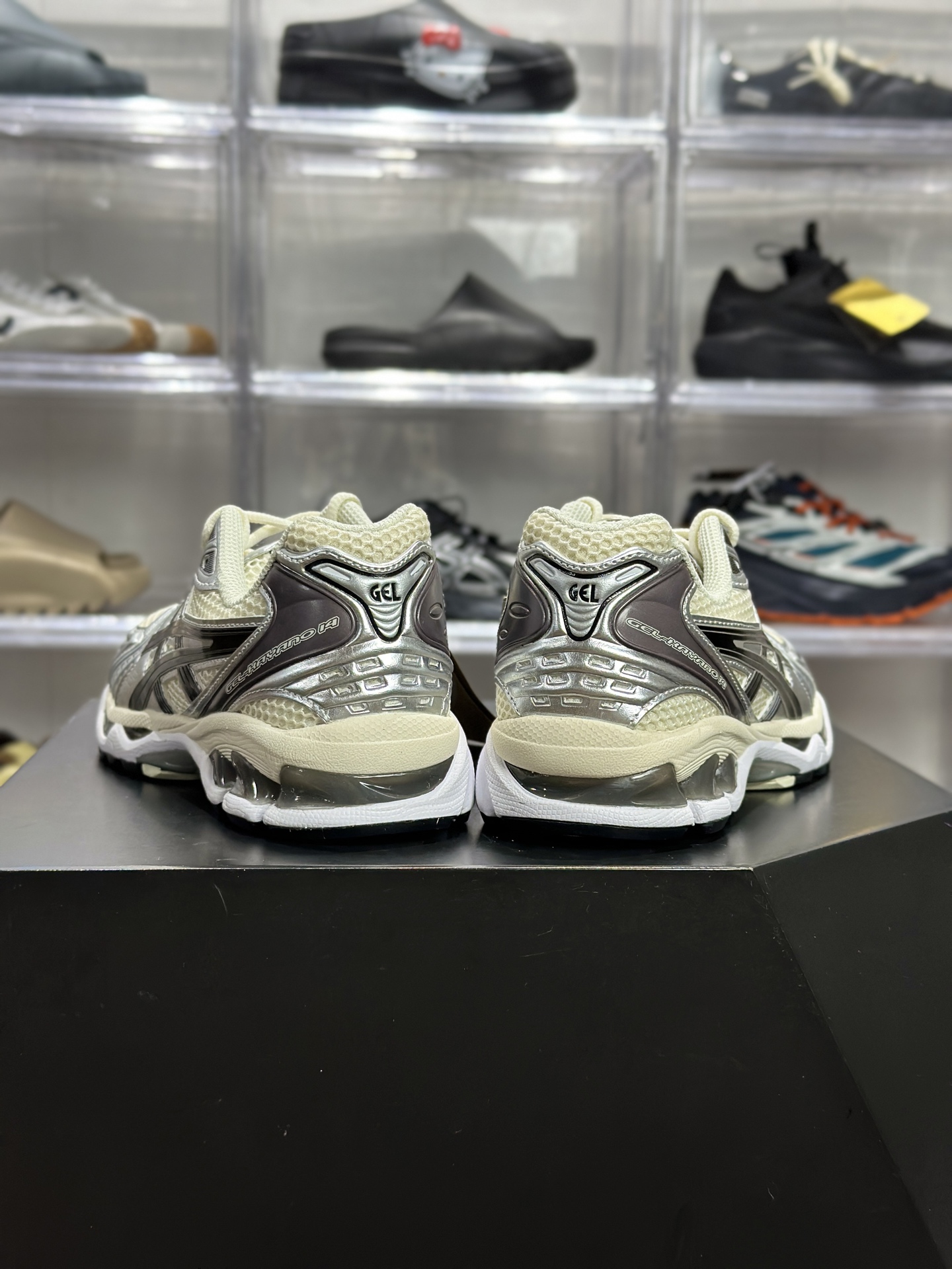 220 ASICS GEL-KAYANO 14「复古黑银」 1201A019-108 俗称经典白银黑款