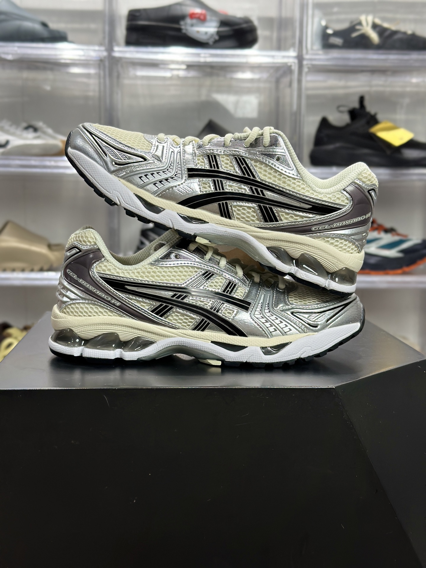 220 ASICS GEL-KAYANO 14「复古黑银」 1201A019-108 俗称经典白银黑款