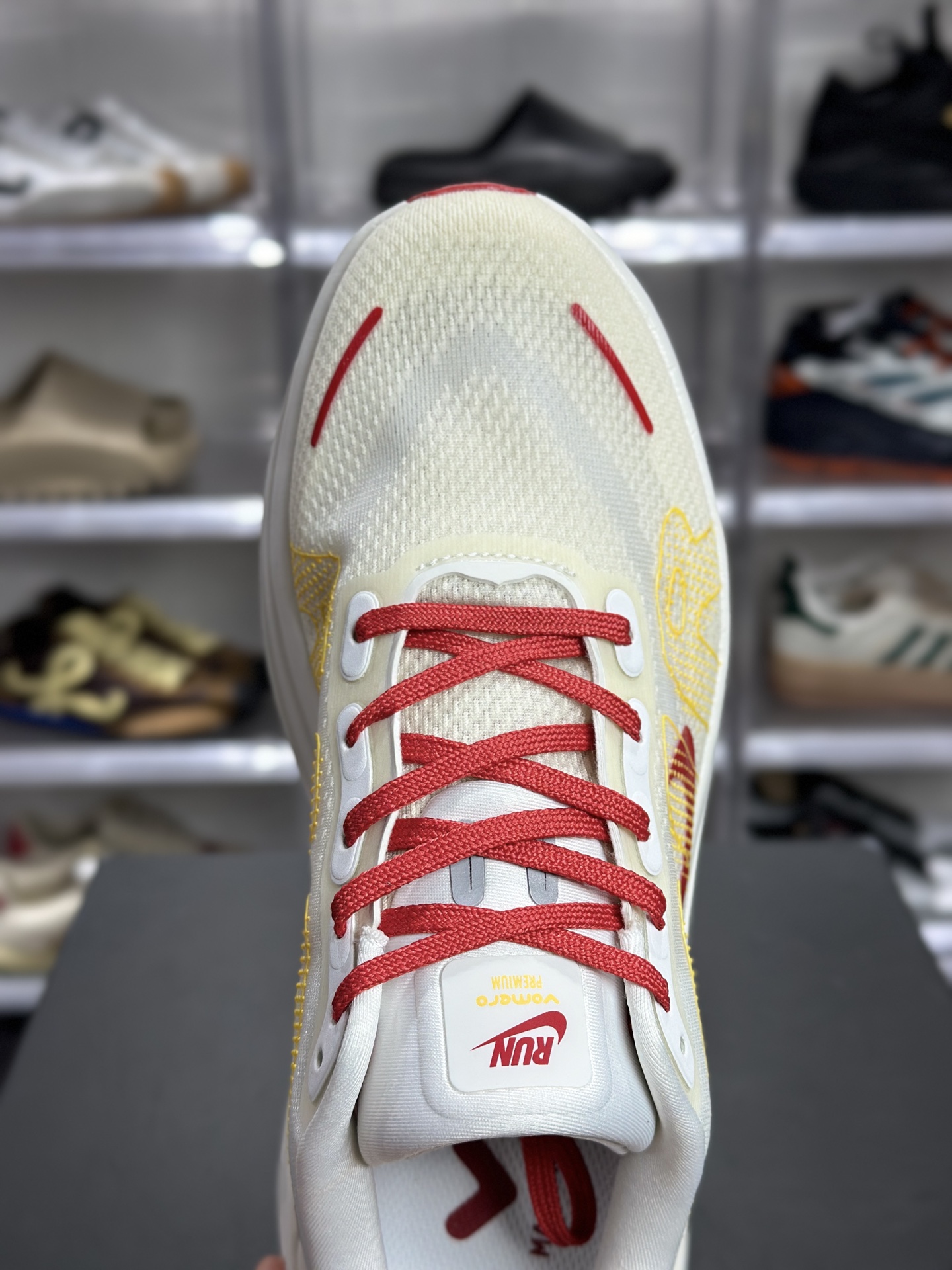 200 Nike Vomero Premium 白红黄限定(简称 “Vomero 撞色跑鞋”) HQ2050-980-Chinese UA Cheap High Quatity Brand Clothes Bags handbags Sneakers wholesale wholesaler seller from China Factory suppliers Fashion Clothing Shoes best Quality Beautiful Price 200 Nike Vomero Premium 白红黄限定(简称 “Vomero 撞色跑鞋”) HQ2050-980