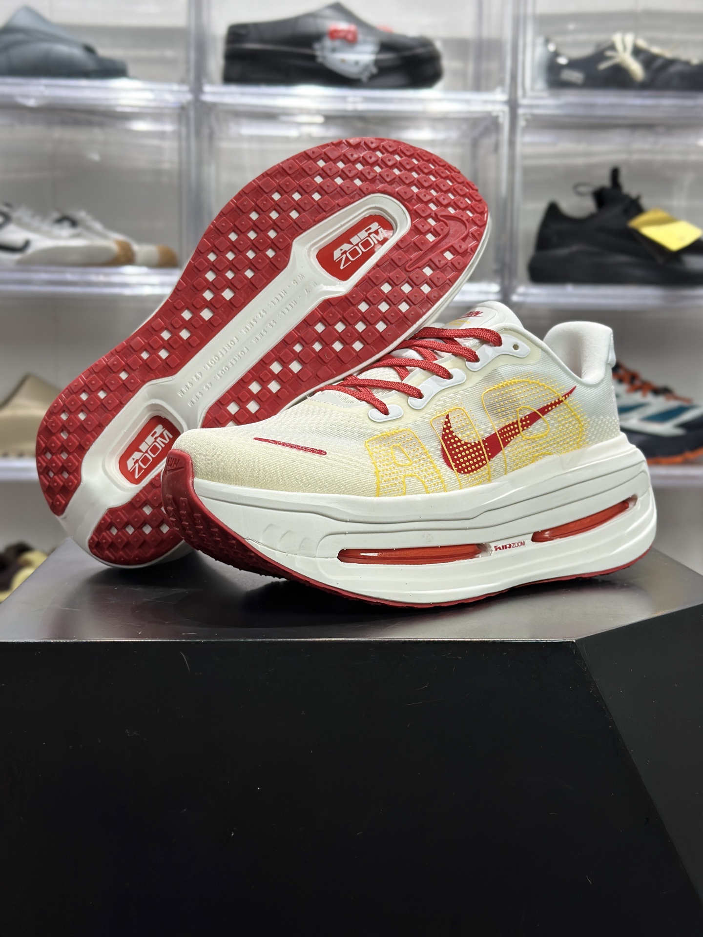 200 Nike Vomero Premium 白红黄限定(简称 “Vomero 撞色跑鞋”) HQ2050-980-Chinese UA Cheap High Quatity Brand Clothes Bags handbags Sneakers wholesale wholesaler seller from China Factory suppliers Fashion Clothing Shoes best Quality Beautiful Price 200 Nike Vomero Premium 白红黄限定(简称 “Vomero 撞色跑鞋”) HQ2050-980