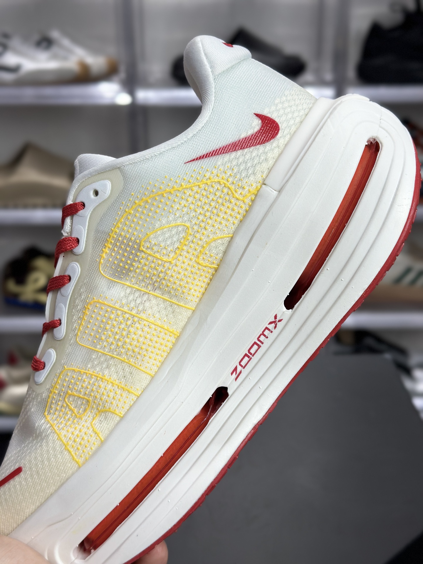 200 Nike Vomero Premium 白红黄限定(简称 “Vomero 撞色跑鞋”) HQ2050-980-Chinese UA Cheap High Quatity Brand Clothes Bags handbags Sneakers wholesale wholesaler seller from China Factory suppliers Fashion Clothing Shoes best Quality Beautiful Price 200 Nike Vomero Premium 白红黄限定(简称 “Vomero 撞色跑鞋”) HQ2050-980