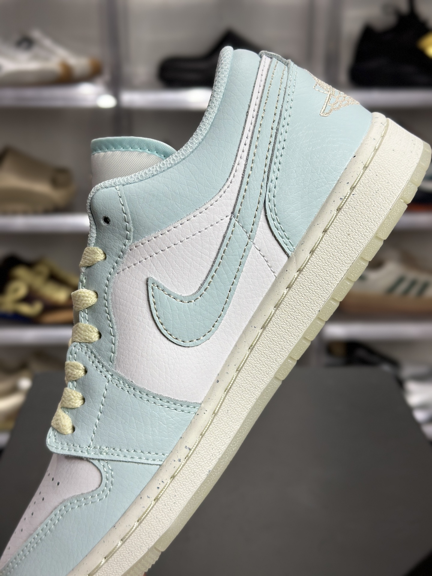 220 Air Jordan 1 Low SE 冰川蓝渐变（简称 “AJ1 浅蓝低帮”） HJ5999-400