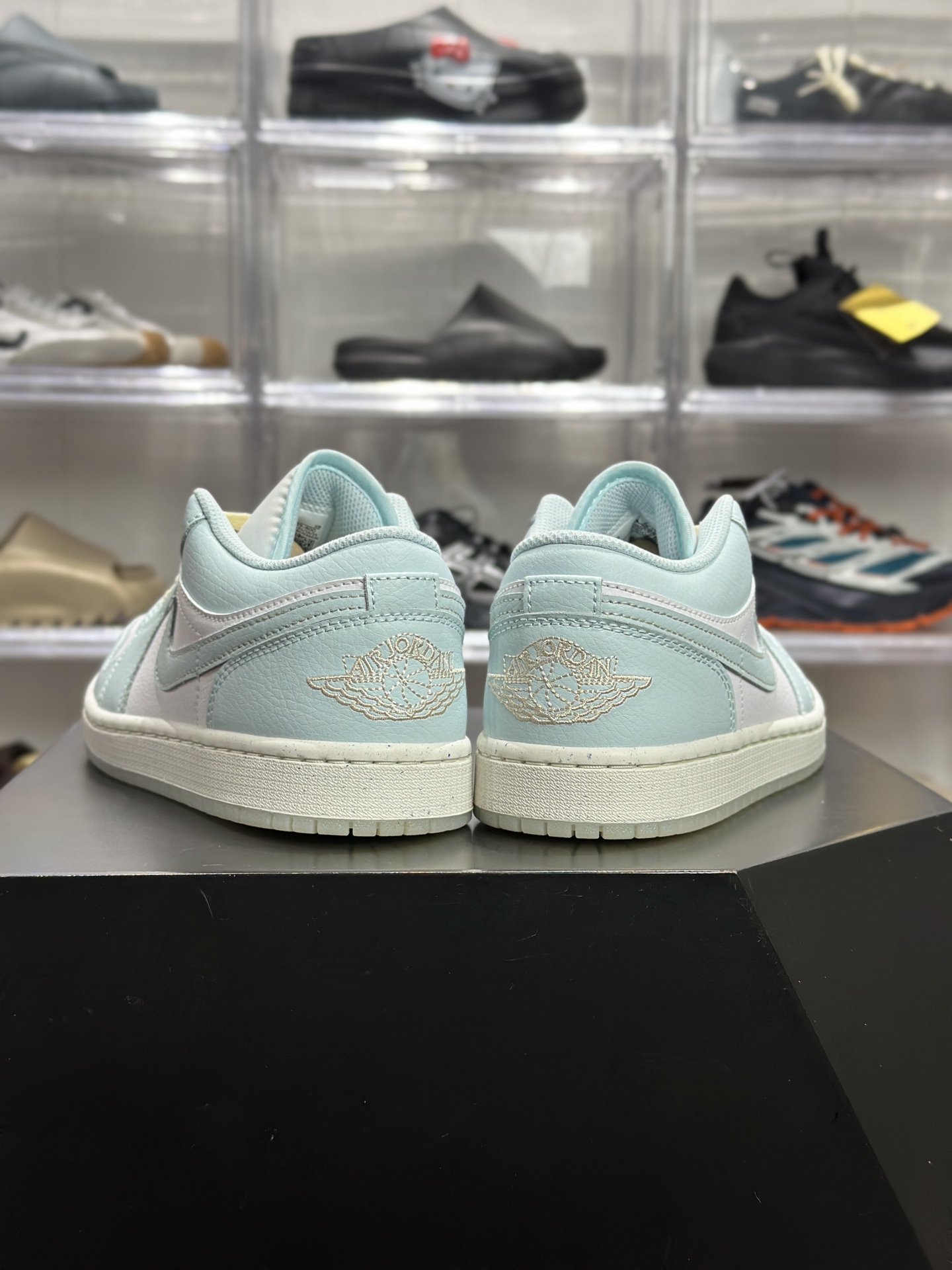 220 Air Jordan 1 Low SE 冰川蓝渐变（简称 “AJ1 浅蓝低帮”） HJ5999-400