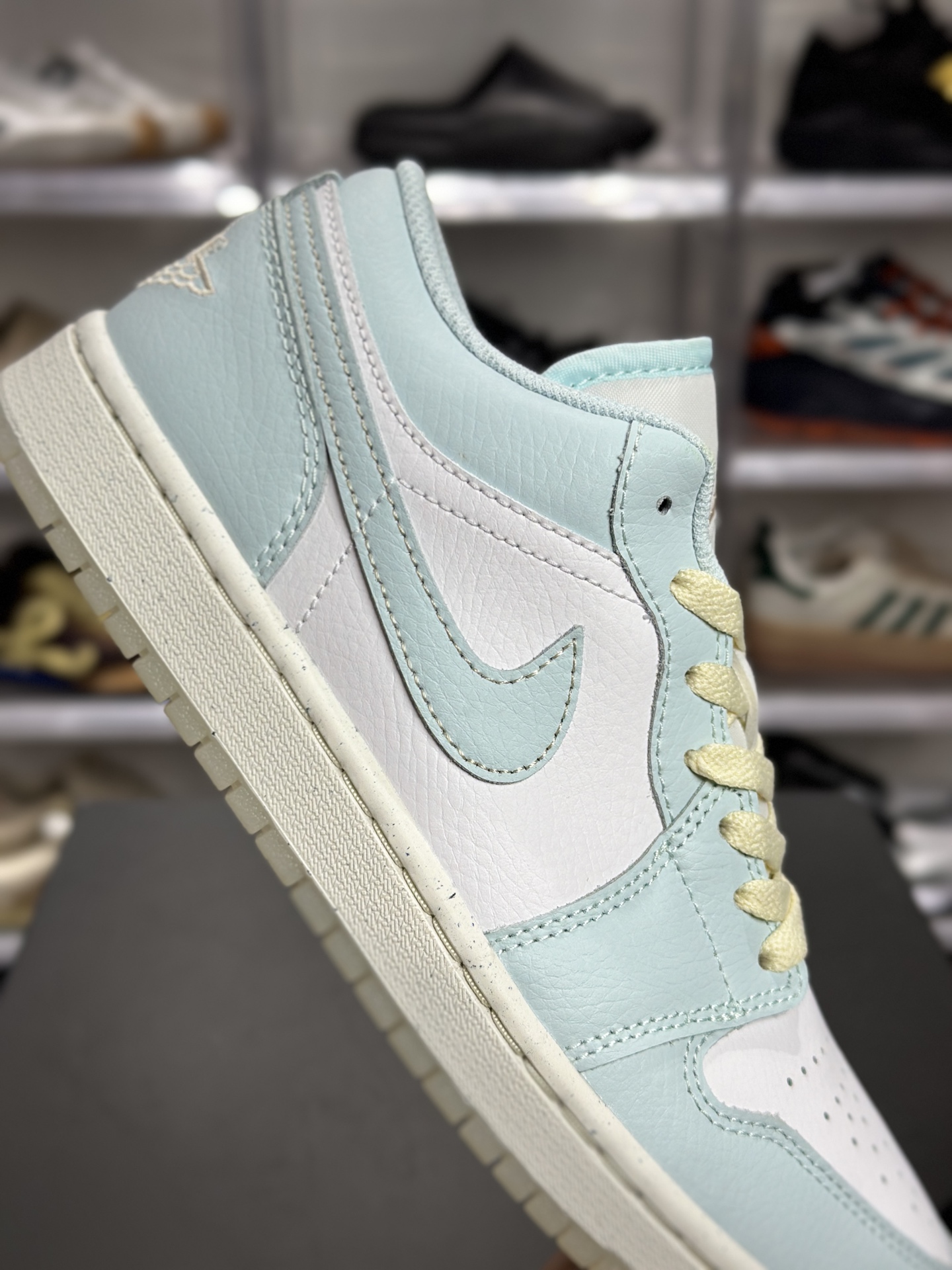 220 Air Jordan 1 Low SE 冰川蓝渐变（简称 “AJ1 浅蓝低帮”） HJ5999-400