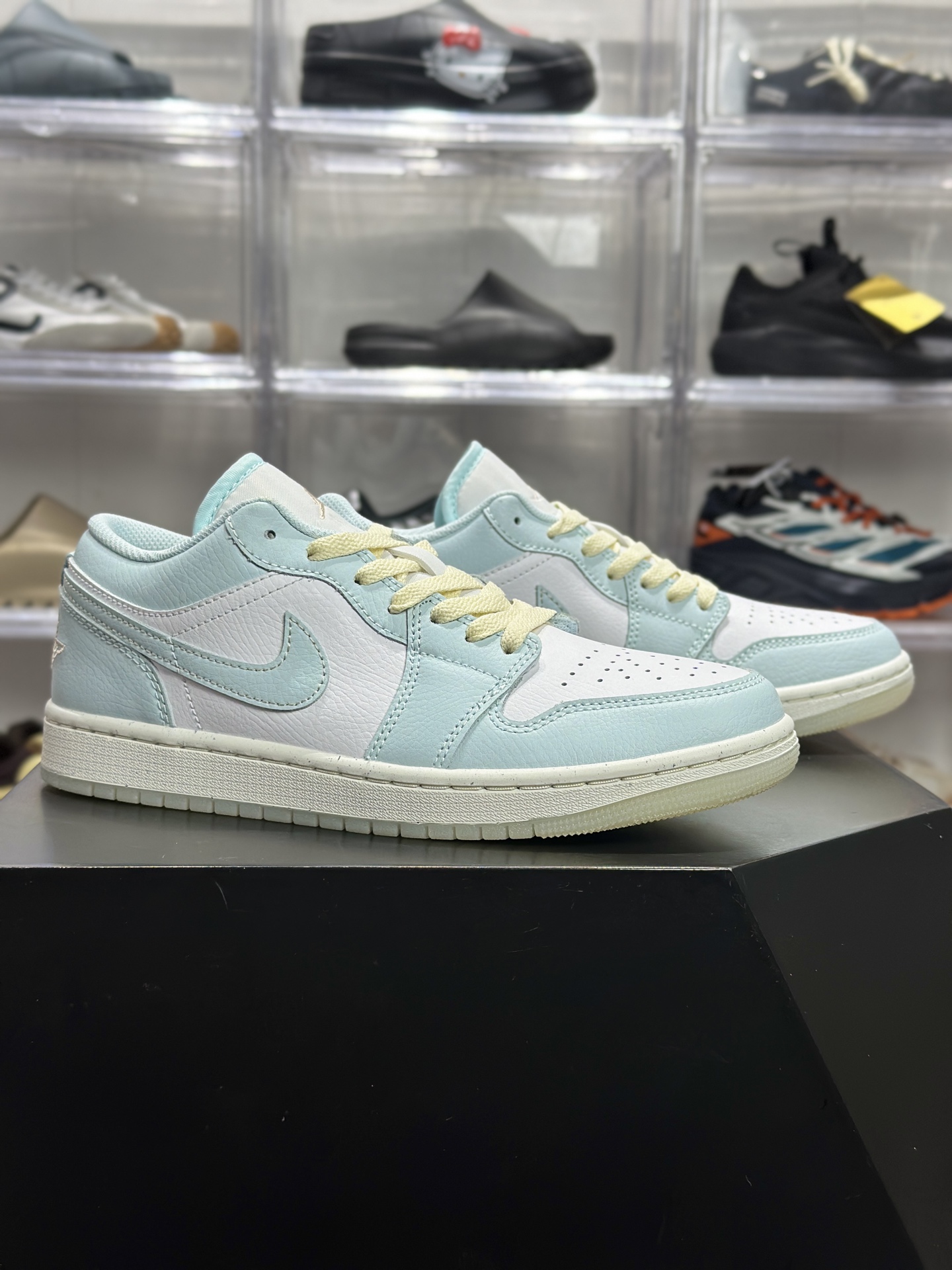 220 Air Jordan 1 Low SE 冰川蓝渐变（简称 “AJ1 浅蓝低帮”） HJ5999-400