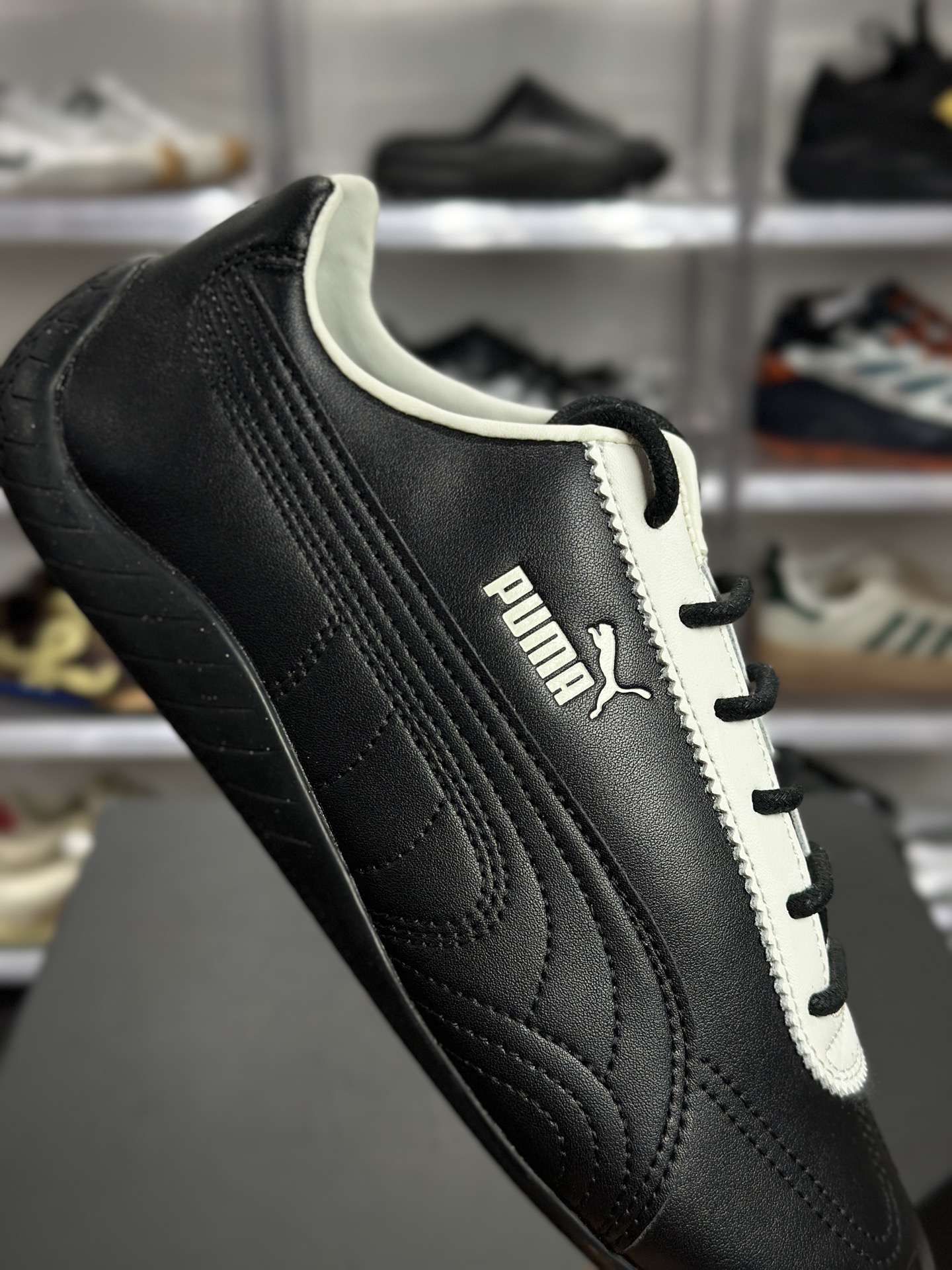 220 PUMA Speedcat x NOAFTERNO 联名款(简称 “黑白天猫”) 404267-02 黑 + 白极简配色-Chinese UA Cheap High Quatity Brand Clothes Bags handbags Sneakers wholesale wholesaler seller from China Factory suppliers Fashion Clothing Shoes best Quality Beautiful Price 220 PUMA Speedcat x NOAFTERNO 联名款(简称 “黑白天猫”) 404267-02 黑 + 白极简配色