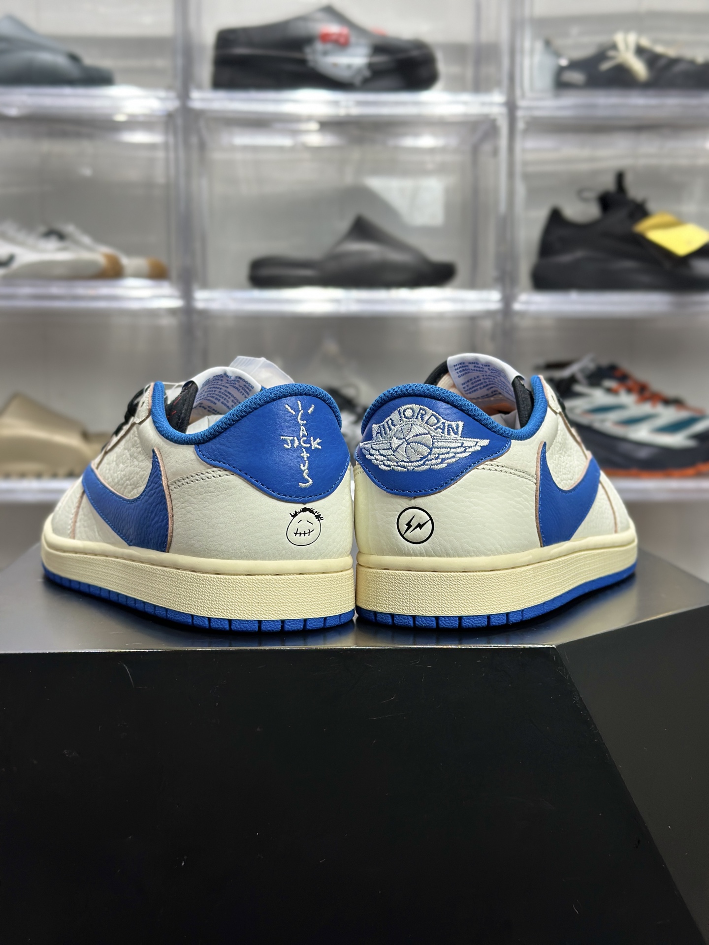 400 Air Jordan 1 Low x Union LA 白蓝倒钩(简称 “Union AJ1 Low”) DQ7564-104-Chinese UA Cheap High Quatity Brand Clothes Bags handbags Sneakers wholesale wholesaler seller from China Factory suppliers Fashion Clothing Shoes best Quality Beautiful Price 400 Air Jordan 1 Low x Union LA 白蓝倒钩(简称 “Union AJ1 Low”) DQ7564-104