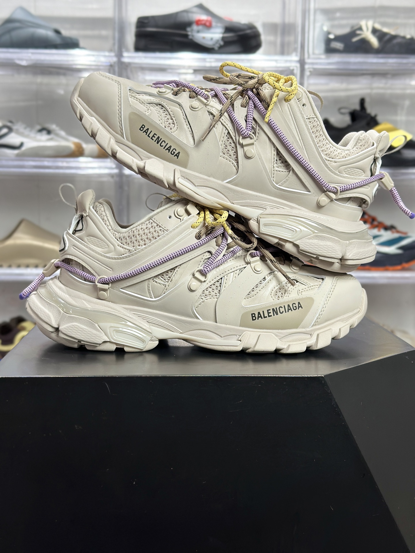 Balenciaga Track Trail Laces 浅卡其老爹鞋 802002 WTR0155-High Quatity Cheap Brand wholesale wholesaler seller Clothes Bags handbags Sneakers Top Fashion Clothing Shoes from China Factory Chinese suppliers best Quality Beautiful Price Balenciaga Track Trail Laces 浅卡其老爹鞋 802002 WTR0155