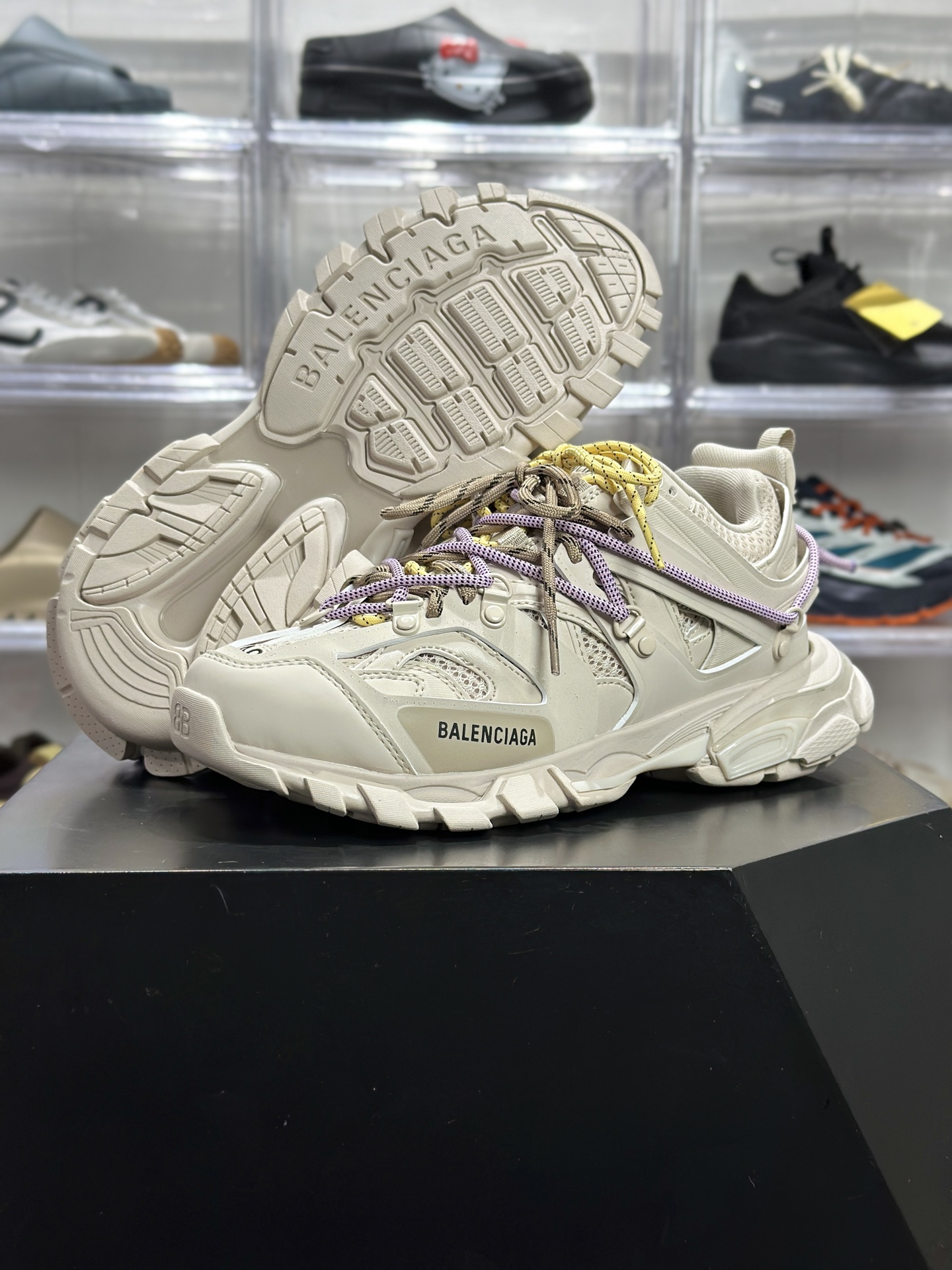 Balenciaga Track Trail Laces 浅卡其老爹鞋 802002 WTR0155-High Quatity Cheap Brand wholesale wholesaler seller Clothes Bags handbags Sneakers Top Fashion Clothing Shoes from China Factory Chinese suppliers best Quality Beautiful Price Balenciaga Track Trail Laces 浅卡其老爹鞋 802002 WTR0155