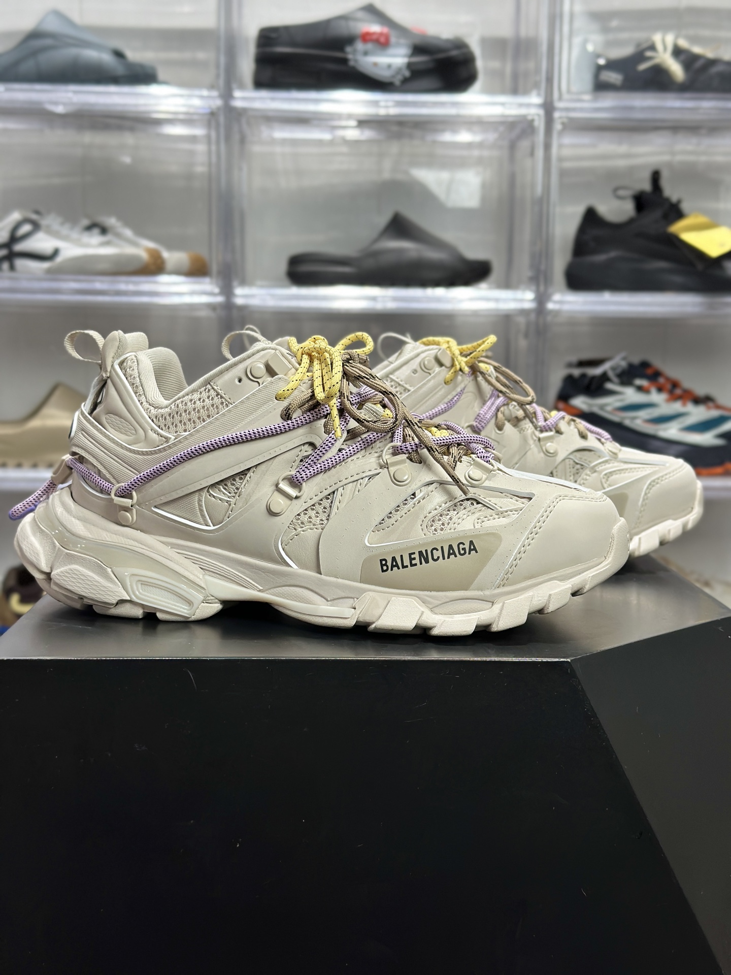 Balenciaga Track Trail Laces 浅卡其老爹鞋 802002 WTR0155-High Quatity Cheap Brand wholesale wholesaler seller Clothes Bags handbags Sneakers Top Fashion Clothing Shoes from China Factory Chinese suppliers best Quality Beautiful Price Balenciaga Track Trail Laces 浅卡其老爹鞋 802002 WTR0155