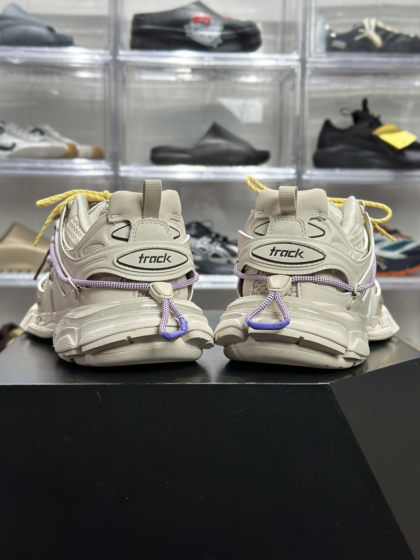 Balenciaga Track Trail Laces 浅卡其老爹鞋 802002 WTR0155-High Quatity Cheap Brand wholesale wholesaler seller Clothes Bags handbags Sneakers Top Fashion Clothing Shoes from China Factory Chinese suppliers best Quality Beautiful Price Balenciaga Track Trail Laces 浅卡其老爹鞋 802002 WTR0155