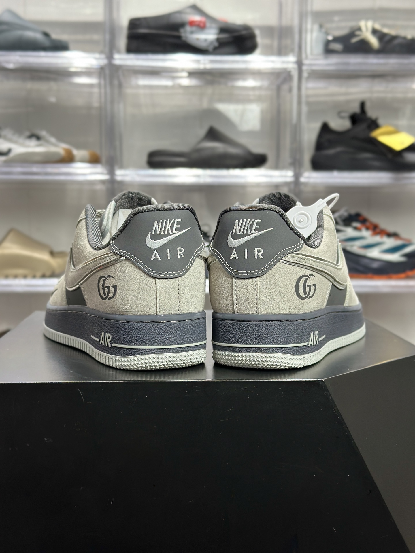 Gucci x Nike Air Force 1 联名灰调 GG 款 SS1979-026