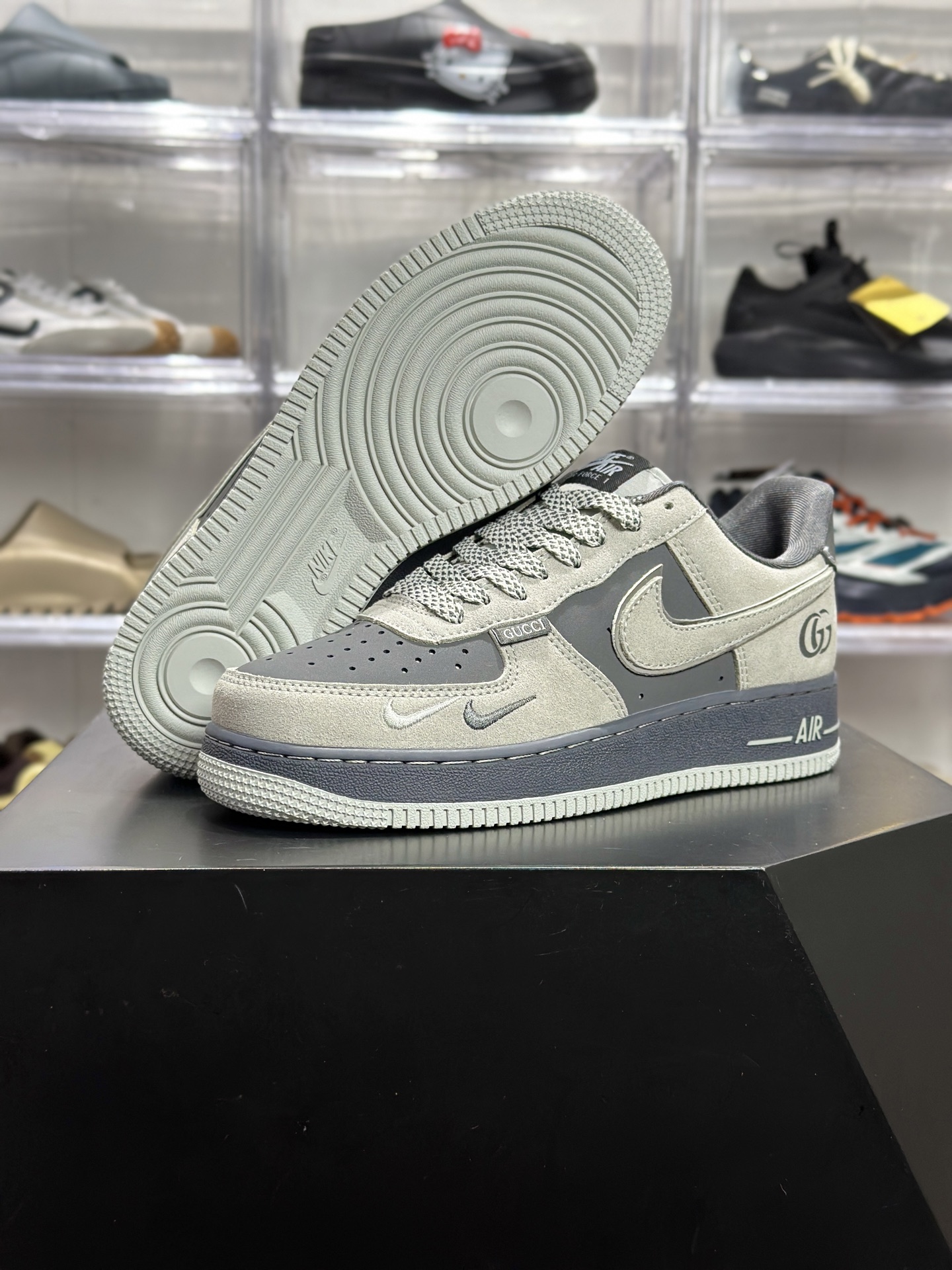 Gucci x Nike Air Force 1 联名灰调 GG 款 SS1979-026