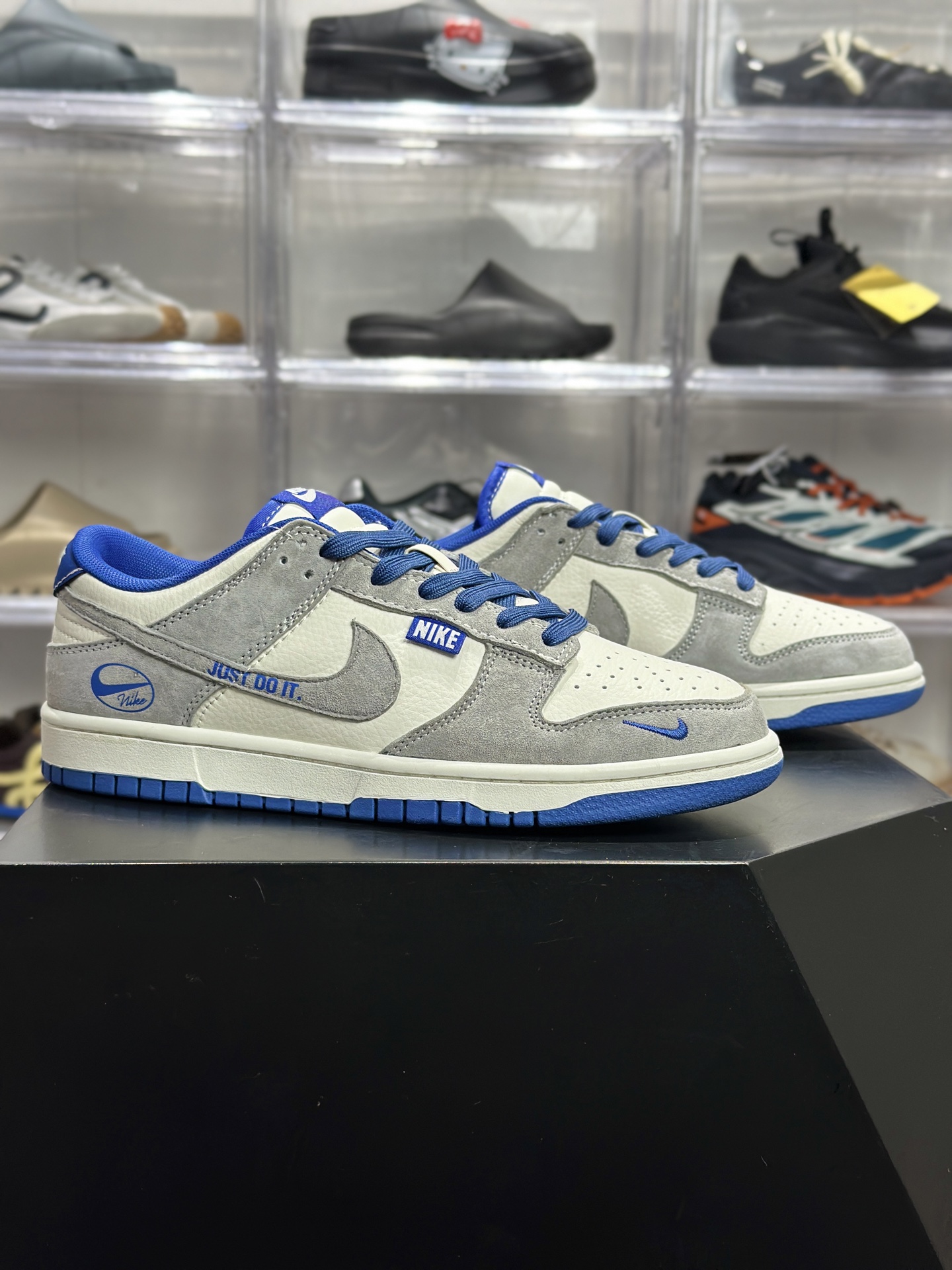 Nike Dunk Low Retro 灰麂皮 + 米白皮革复古板鞋 XZ5888-105