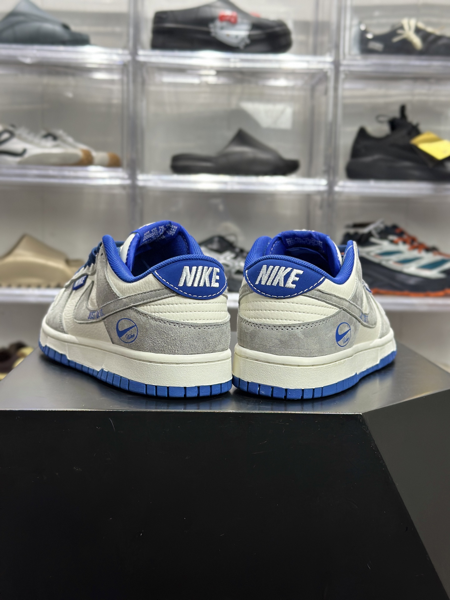 Nike Dunk Low Retro 灰麂皮 + 米白皮革复古板鞋 XZ5888-105