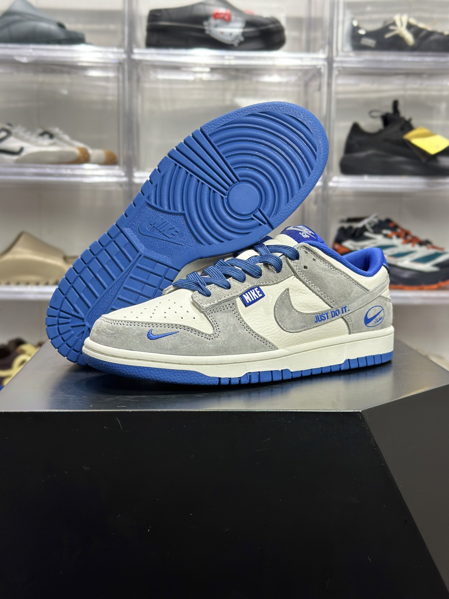 Nike Dunk Low Retro 灰麂皮 + 米白皮革复古板鞋 XZ5888-105