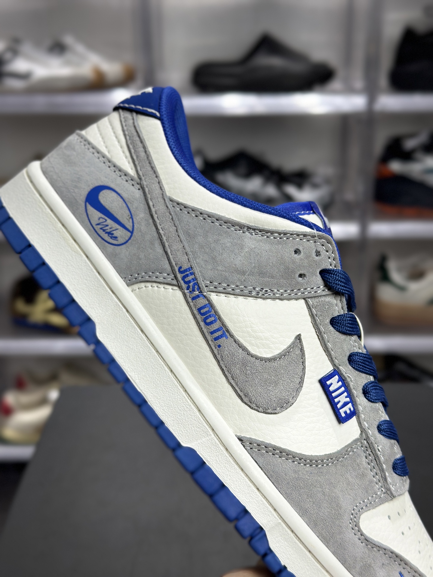 Nike Dunk Low Retro 灰麂皮 + 米白皮革复古板鞋 XZ5888-105
