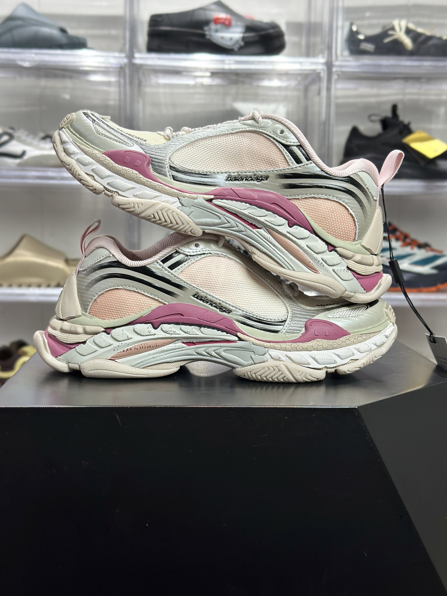 Balenciaga Triple S 粉紫渐变解构老爹鞋 545351W1TC2-High Quatity Cheap Brand wholesale wholesaler seller Clothes Bags handbags Sneakers Top Fashion Clothing Shoes from China Factory Chinese suppliers best Quality Beautiful Price Balenciaga Triple S 粉紫渐变解构老爹鞋 545351W1TC2