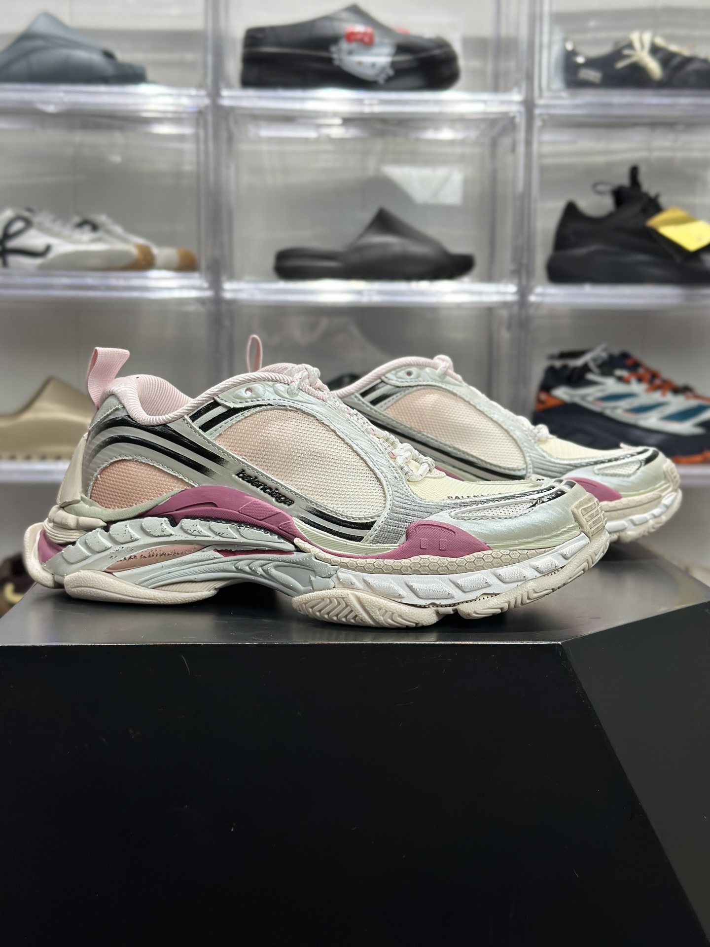 Balenciaga Triple S 粉紫渐变解构老爹鞋 545351W1TC2-High Quatity Cheap Brand wholesale wholesaler seller Clothes Bags handbags Sneakers Top Fashion Clothing Shoes from China Factory Chinese suppliers best Quality Beautiful Price Balenciaga Triple S 粉紫渐变解构老爹鞋 545351W1TC2