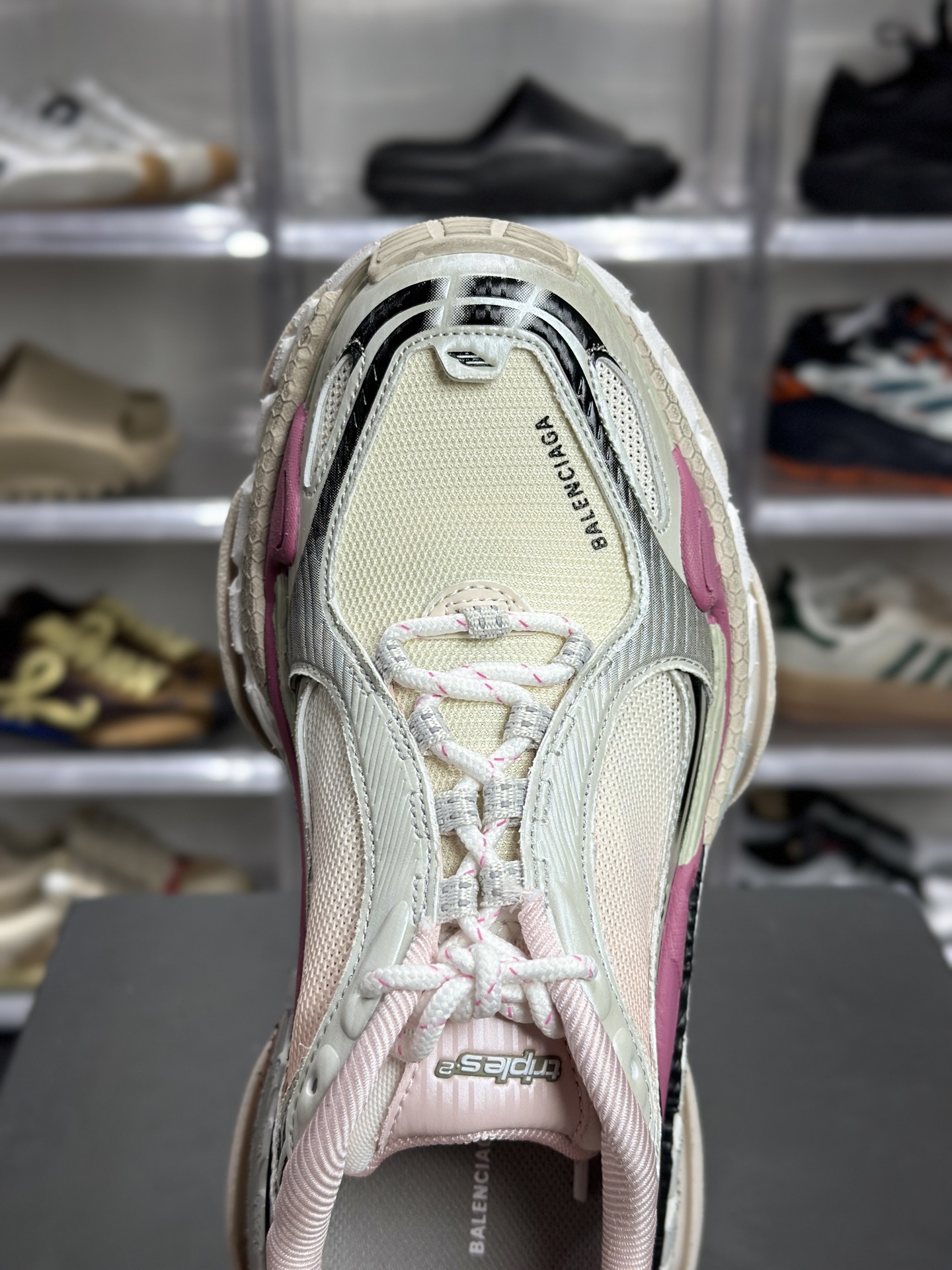 Balenciaga Triple S 粉紫渐变解构老爹鞋 545351W1TC2-High Quatity Cheap Brand wholesale wholesaler seller Clothes Bags handbags Sneakers Top Fashion Clothing Shoes from China Factory Chinese suppliers best Quality Beautiful Price Balenciaga Triple S 粉紫渐变解构老爹鞋 545351W1TC2