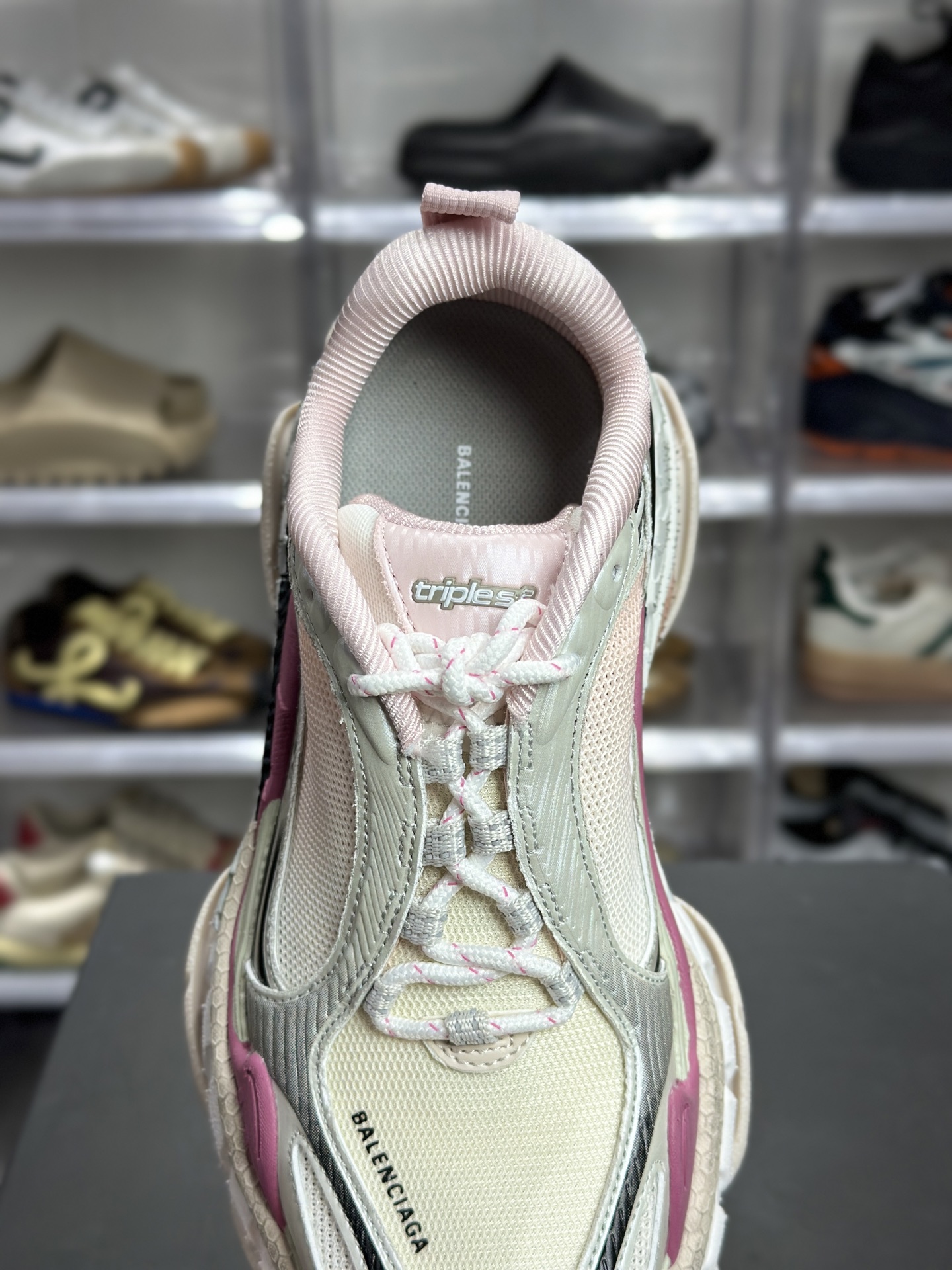 Balenciaga Triple S 粉紫渐变解构老爹鞋 545351W1TC2-High Quatity Cheap Brand wholesale wholesaler seller Clothes Bags handbags Sneakers Top Fashion Clothing Shoes from China Factory Chinese suppliers best Quality Beautiful Price Balenciaga Triple S 粉紫渐变解构老爹鞋 545351W1TC2