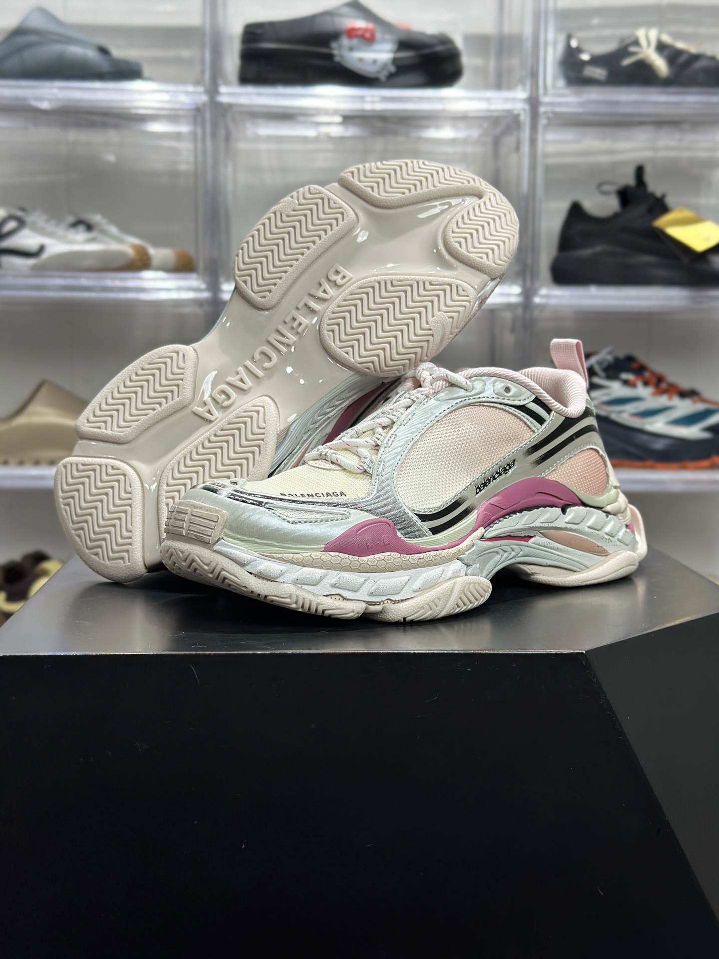 Balenciaga Triple S 粉紫渐变解构老爹鞋 545351W1TC2-High Quatity Cheap Brand wholesale wholesaler seller Clothes Bags handbags Sneakers Top Fashion Clothing Shoes from China Factory Chinese suppliers best Quality Beautiful Price Balenciaga Triple S 粉紫渐变解构老爹鞋 545351W1TC2