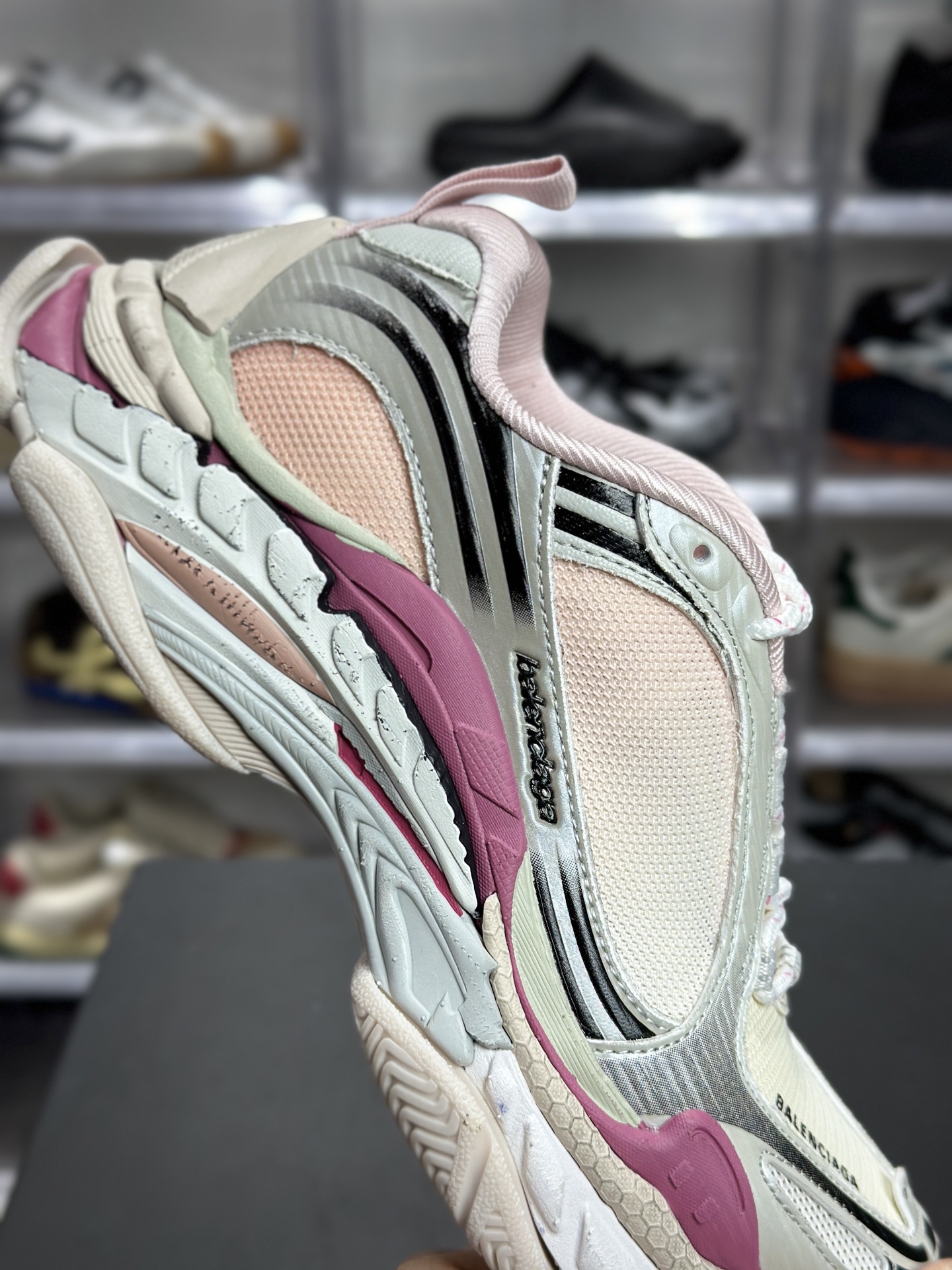 Balenciaga Triple S 粉紫渐变解构老爹鞋 545351W1TC2-High Quatity Cheap Brand wholesale wholesaler seller Clothes Bags handbags Sneakers Top Fashion Clothing Shoes from China Factory Chinese suppliers best Quality Beautiful Price Balenciaga Triple S 粉紫渐变解构老爹鞋 545351W1TC2