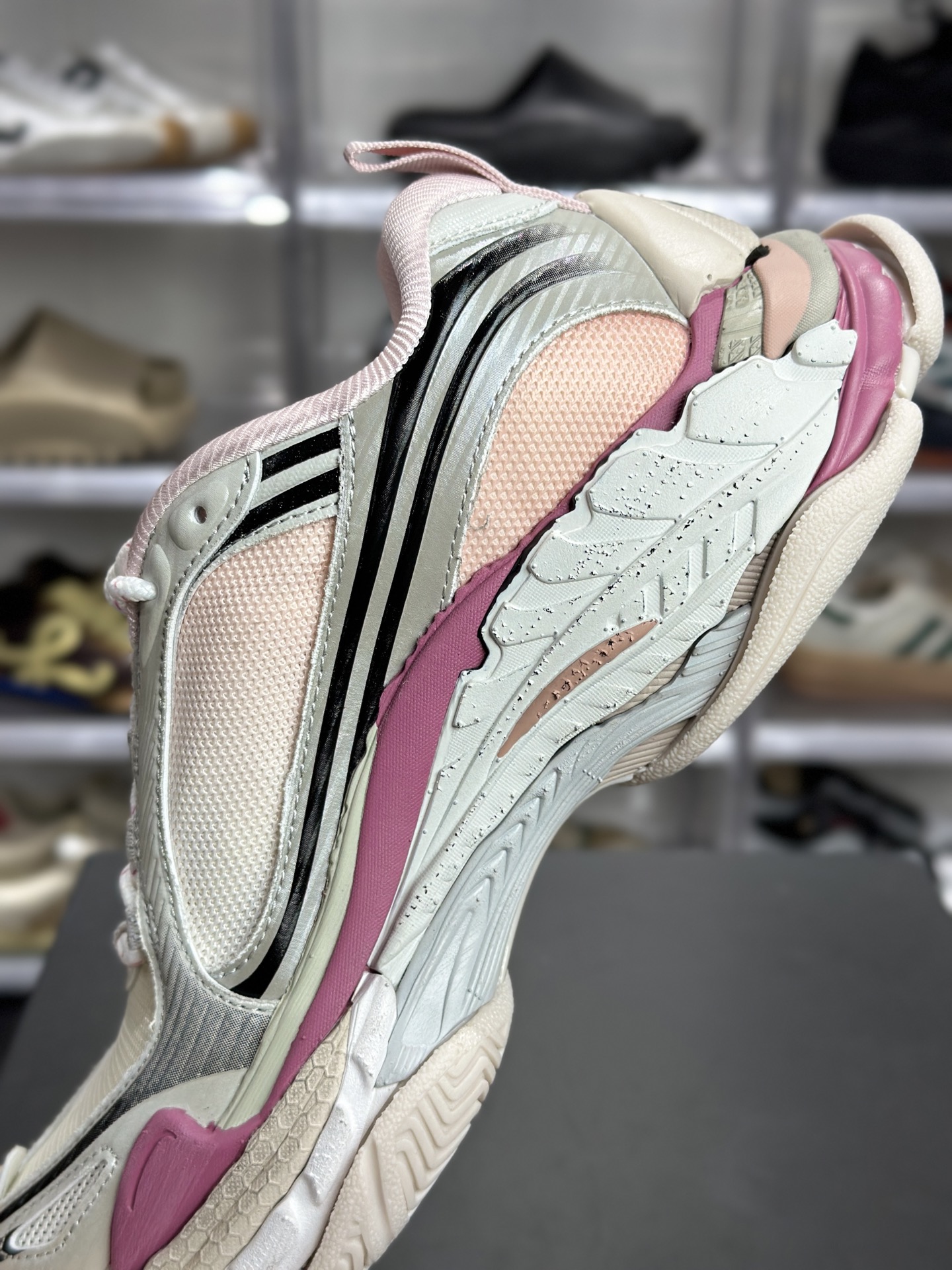 Balenciaga Triple S 粉紫渐变解构老爹鞋 545351W1TC2-High Quatity Cheap Brand wholesale wholesaler seller Clothes Bags handbags Sneakers Top Fashion Clothing Shoes from China Factory Chinese suppliers best Quality Beautiful Price Balenciaga Triple S 粉紫渐变解构老爹鞋 545351W1TC2