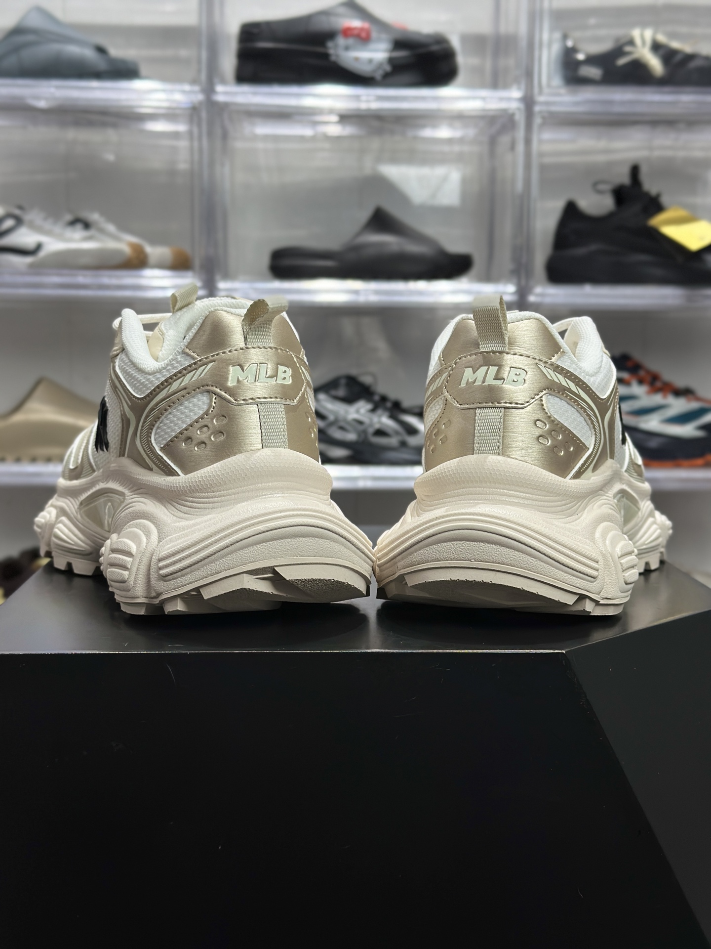 MLB Winner Chunky 白金渐变厚底板鞋 3ASHWC3BN(GP008)-High Quatity Cheap Brand wholesale wholesaler seller Clothes Bags handbags Sneakers Top Fashion Clothing Shoes from China Factory Chinese suppliers best Quality Beautiful Price MLB Winner Chunky 白金渐变厚底板鞋 3ASHWC3BN(GP008)