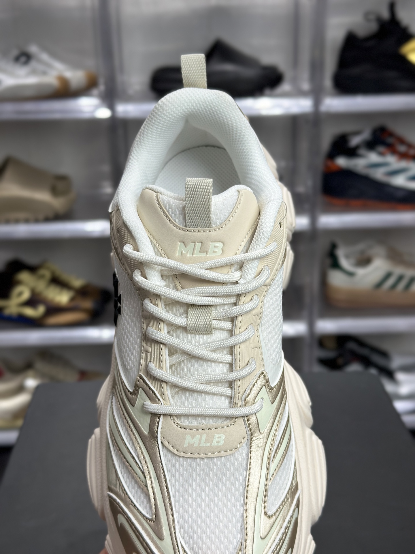 MLB Winner Chunky 白金渐变厚底板鞋 3ASHWC3BN(GP008)-High Quatity Cheap Brand wholesale wholesaler seller Clothes Bags handbags Sneakers Top Fashion Clothing Shoes from China Factory Chinese suppliers best Quality Beautiful Price MLB Winner Chunky 白金渐变厚底板鞋 3ASHWC3BN(GP008)