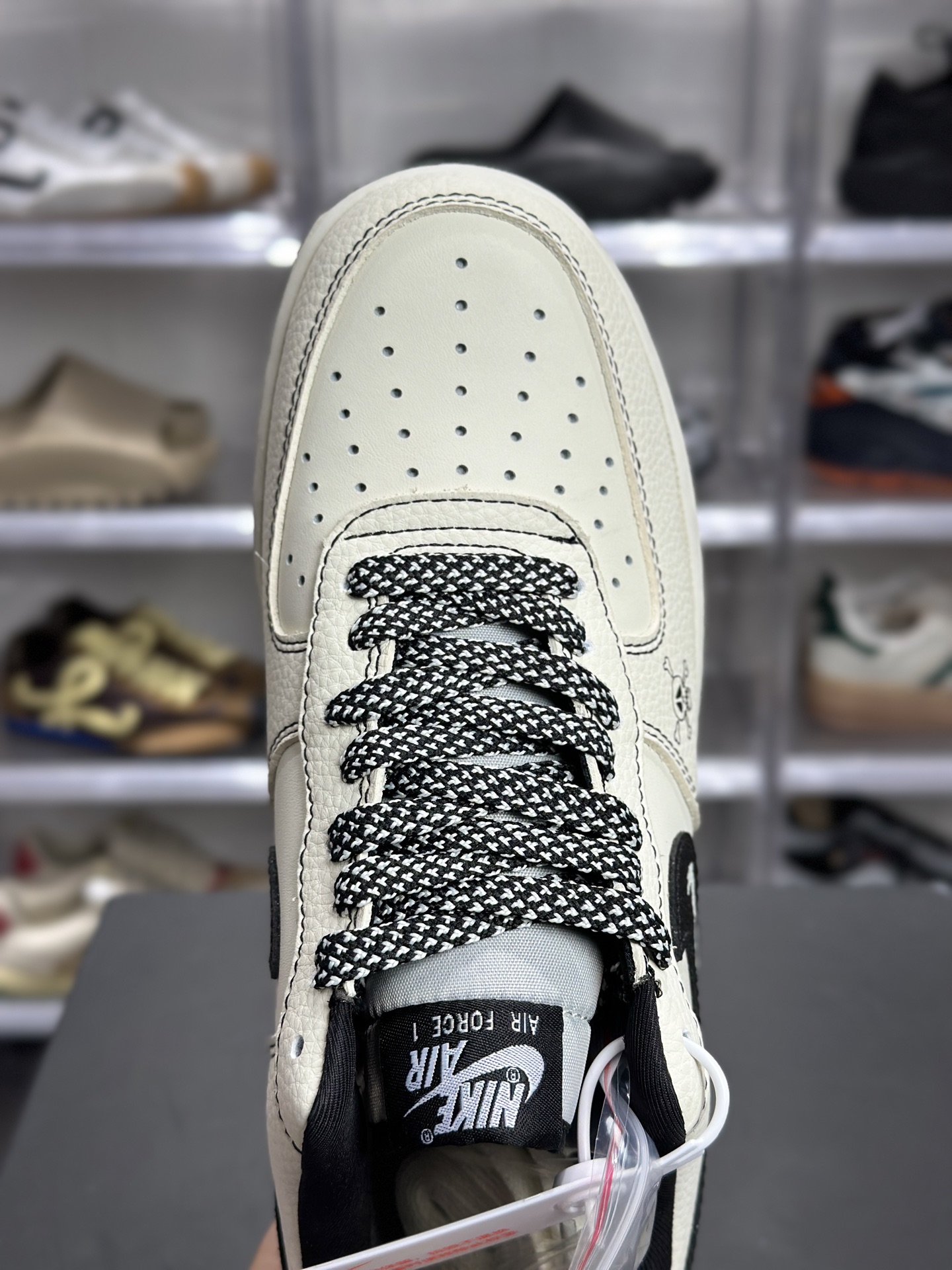 Nike Air Force 1 '07 x Stussy 米黑街头联名板鞋 LD1999-020-High Quatity Cheap Brand wholesale wholesaler seller Clothes Bags handbags Sneakers Top Fashion Clothing Shoes from China Factory Chinese suppliers best Quality Beautiful Price Nike Air Force 1 '07 x Stussy 米黑街头联名板鞋 LD1999-020