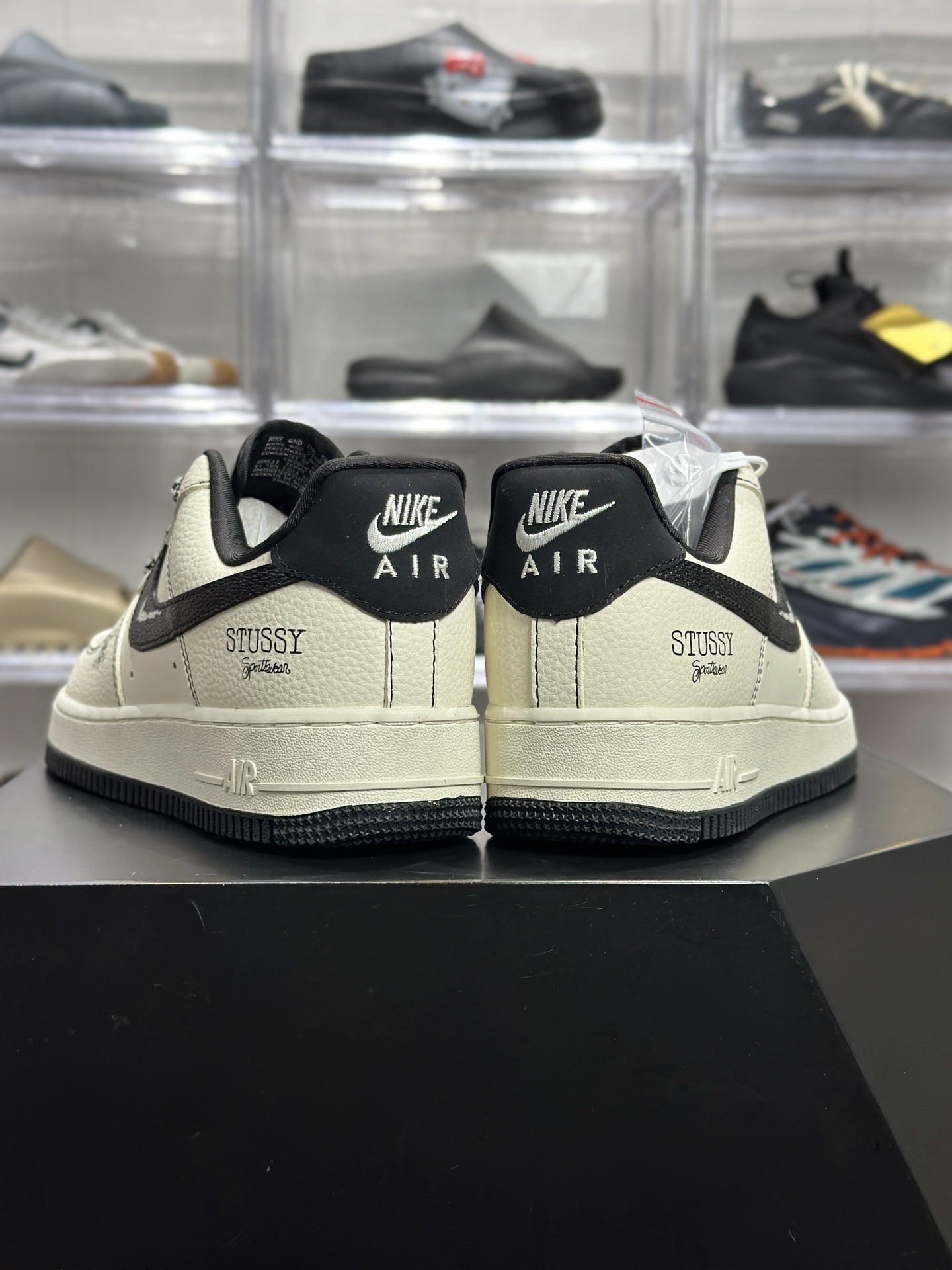 Nike Air Force 1 '07 x Stussy 米黑街头联名板鞋 LD1999-020-High Quatity Cheap Brand wholesale wholesaler seller Clothes Bags handbags Sneakers Top Fashion Clothing Shoes from China Factory Chinese suppliers best Quality Beautiful Price Nike Air Force 1 '07 x Stussy 米黑街头联名板鞋 LD1999-020