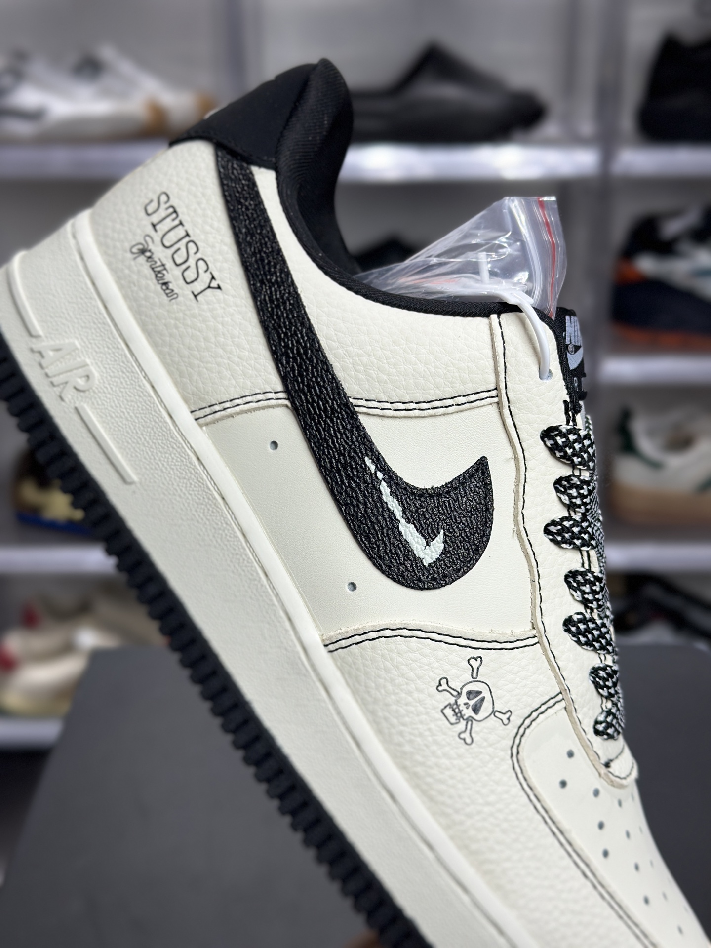 Nike Air Force 1 '07 x Stussy 米黑街头联名板鞋 LD1999-020-High Quatity Cheap Brand wholesale wholesaler seller Clothes Bags handbags Sneakers Top Fashion Clothing Shoes from China Factory Chinese suppliers best Quality Beautiful Price Nike Air Force 1 '07 x Stussy 米黑街头联名板鞋 LD1999-020