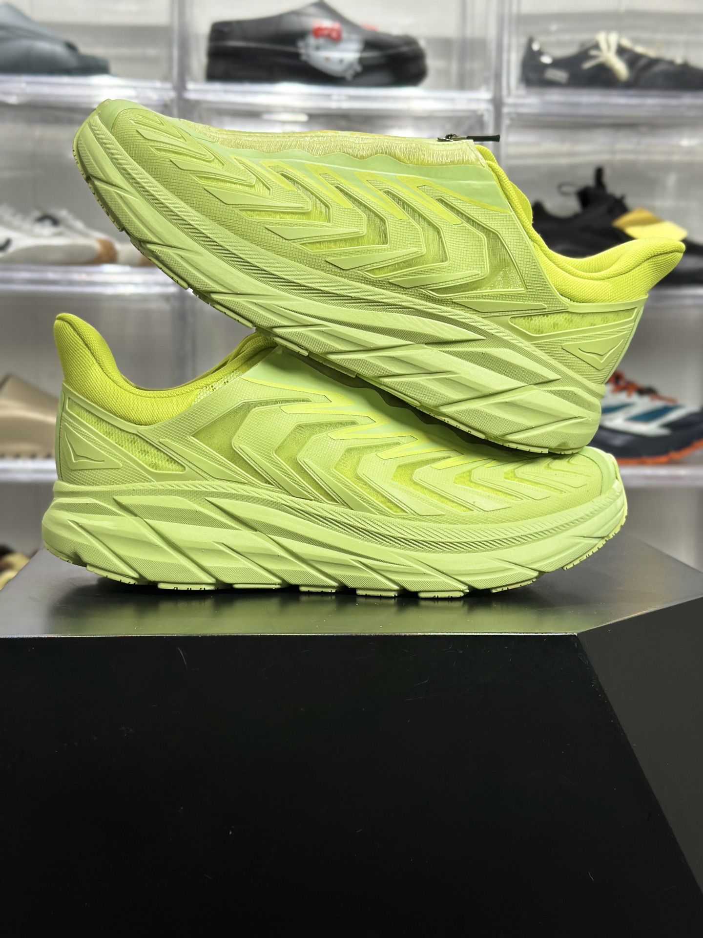 HOKA Project Clifton 荧光黄渐变网布跑鞋 1127924-PEPM-High Quatity Cheap Brand wholesale wholesaler seller Clothes Bags handbags Sneakers Top Fashion Clothing Shoes from China Factory Chinese suppliers best Quality Beautiful Price HOKA Project Clifton 荧光黄渐变网布跑鞋 1127924-PEPM