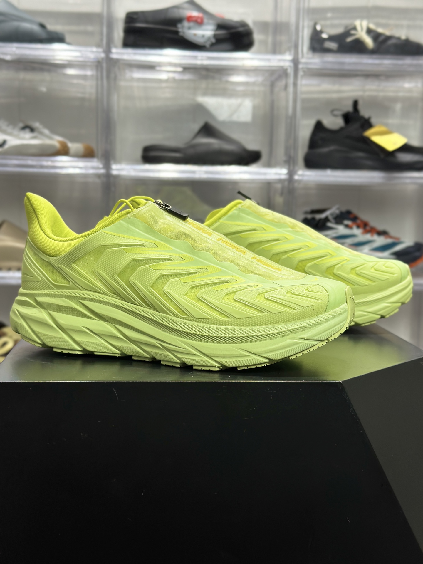 HOKA Project Clifton 荧光黄渐变网布跑鞋 1127924-PEPM-High Quatity Cheap Brand wholesale wholesaler seller Clothes Bags handbags Sneakers Top Fashion Clothing Shoes from China Factory Chinese suppliers best Quality Beautiful Price HOKA Project Clifton 荧光黄渐变网布跑鞋 1127924-PEPM