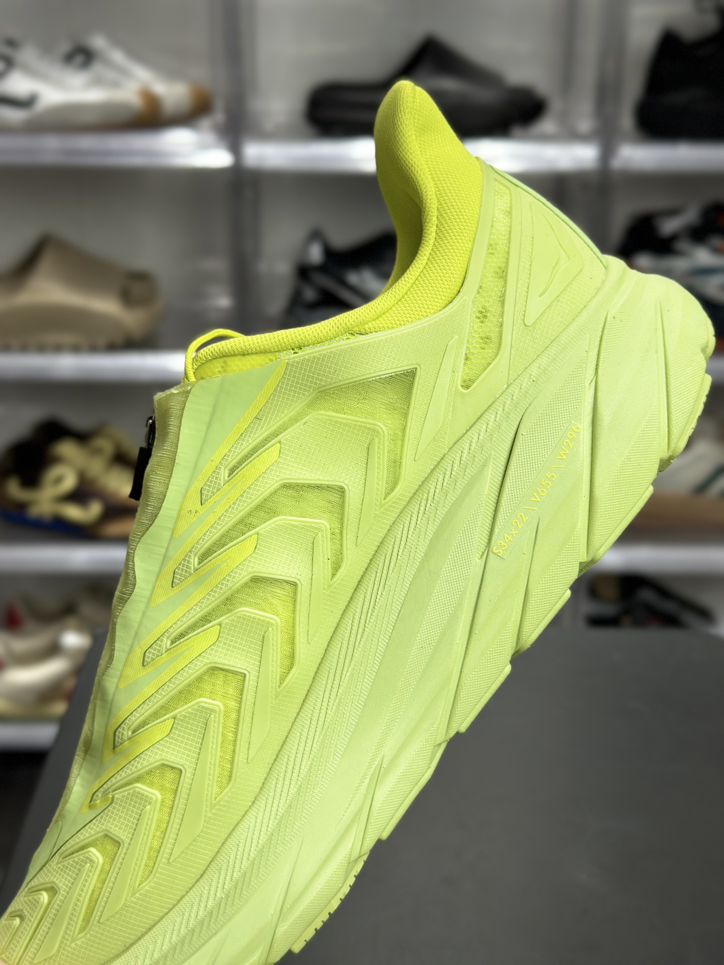 HOKA Project Clifton 荧光黄渐变网布跑鞋 1127924-PEPM-High Quatity Cheap Brand wholesale wholesaler seller Clothes Bags handbags Sneakers Top Fashion Clothing Shoes from China Factory Chinese suppliers best Quality Beautiful Price HOKA Project Clifton 荧光黄渐变网布跑鞋 1127924-PEPM