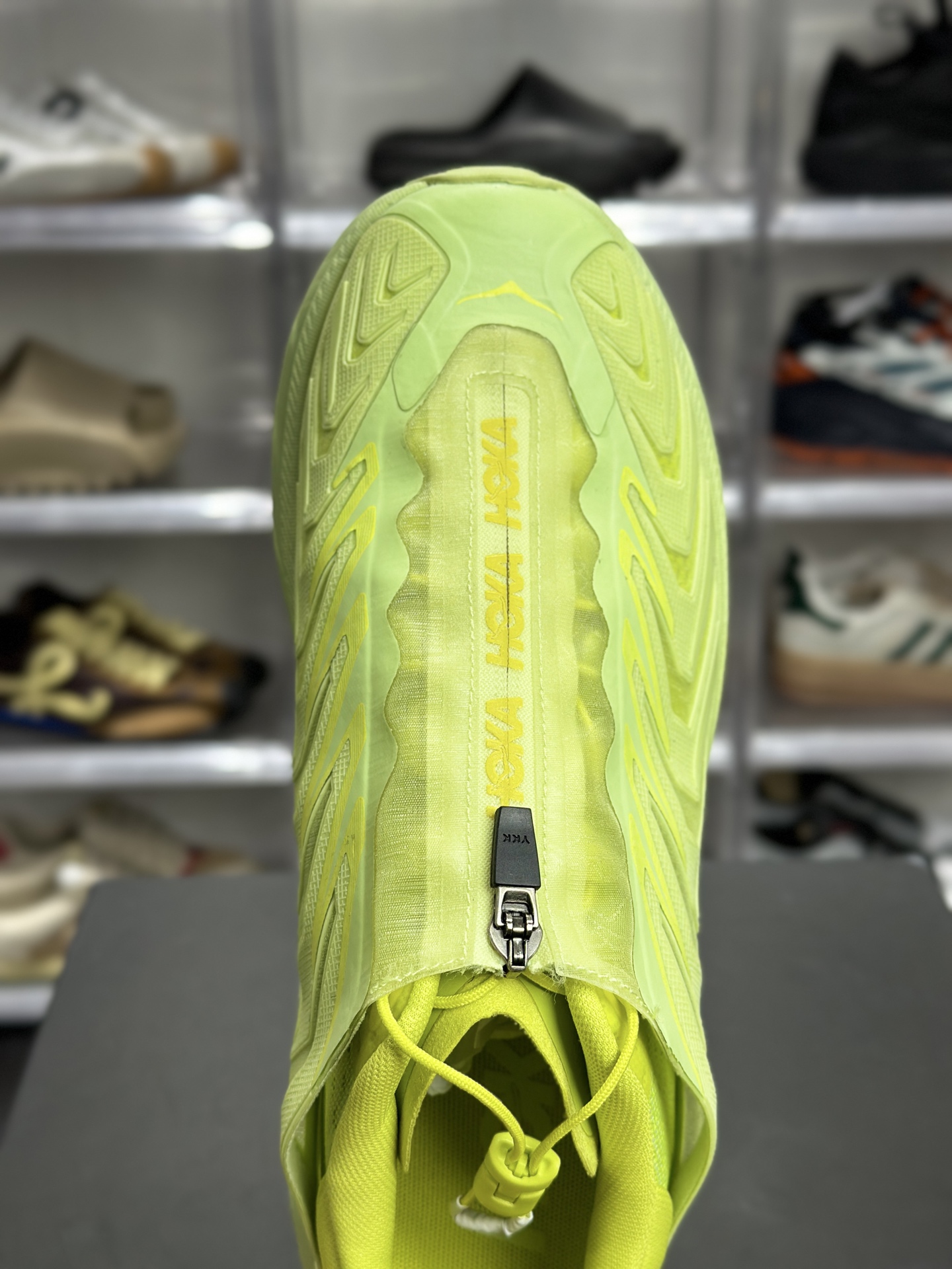 HOKA Project Clifton 荧光黄渐变网布跑鞋 1127924-PEPM-High Quatity Cheap Brand wholesale wholesaler seller Clothes Bags handbags Sneakers Top Fashion Clothing Shoes from China Factory Chinese suppliers best Quality Beautiful Price HOKA Project Clifton 荧光黄渐变网布跑鞋 1127924-PEPM