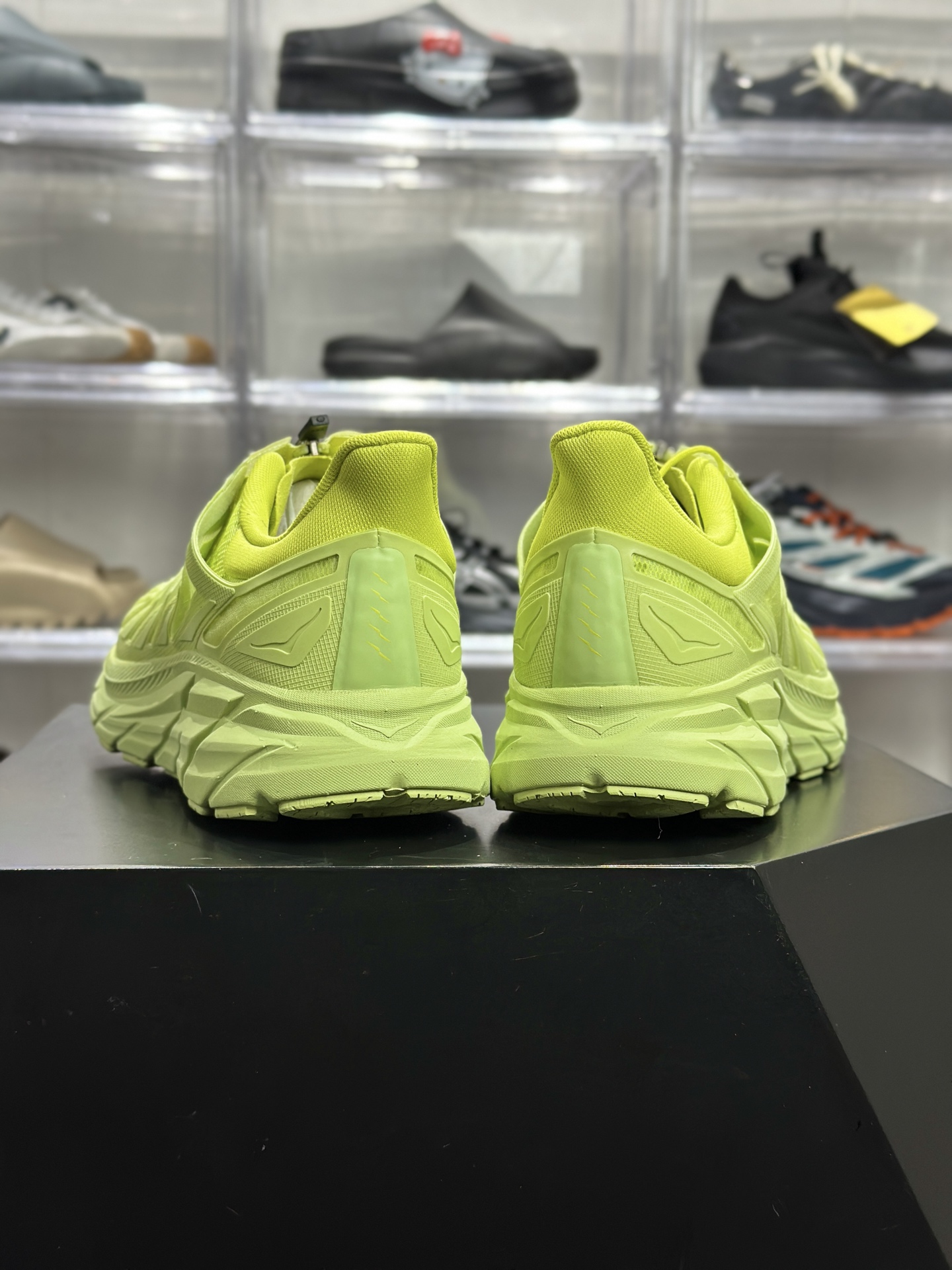 HOKA Project Clifton 荧光黄渐变网布跑鞋 1127924-PEPM-High Quatity Cheap Brand wholesale wholesaler seller Clothes Bags handbags Sneakers Top Fashion Clothing Shoes from China Factory Chinese suppliers best Quality Beautiful Price HOKA Project Clifton 荧光黄渐变网布跑鞋 1127924-PEPM