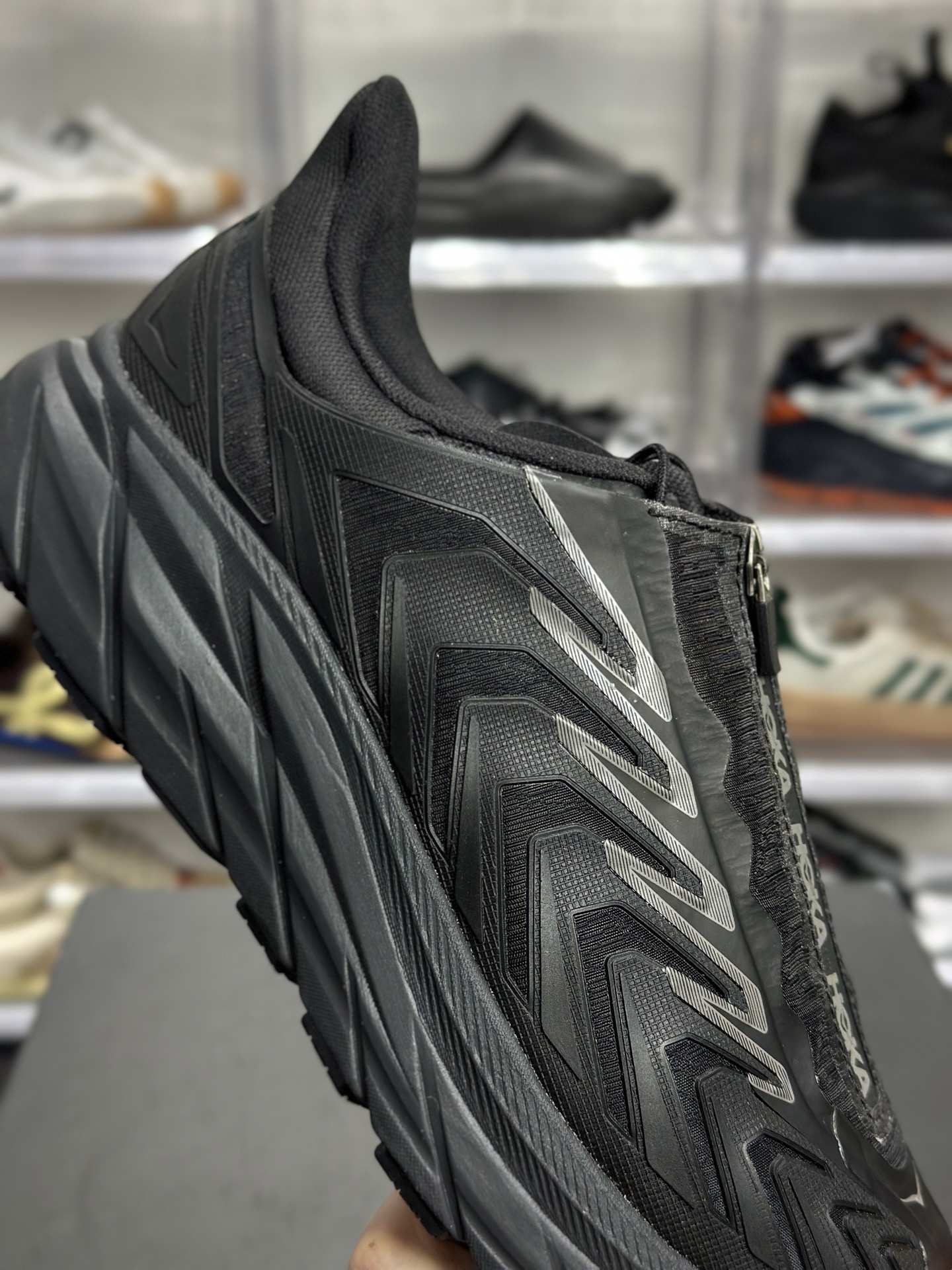 HOKA Project Clifton 全黑渐变网布跑鞋 1127924-BBLC-High Quatity Cheap Brand wholesale wholesaler seller Clothes Bags handbags Sneakers Top Fashion Clothing Shoes from China Factory Chinese suppliers best Quality Beautiful Price HOKA Project Clifton 全黑渐变网布跑鞋 1127924-BBLC