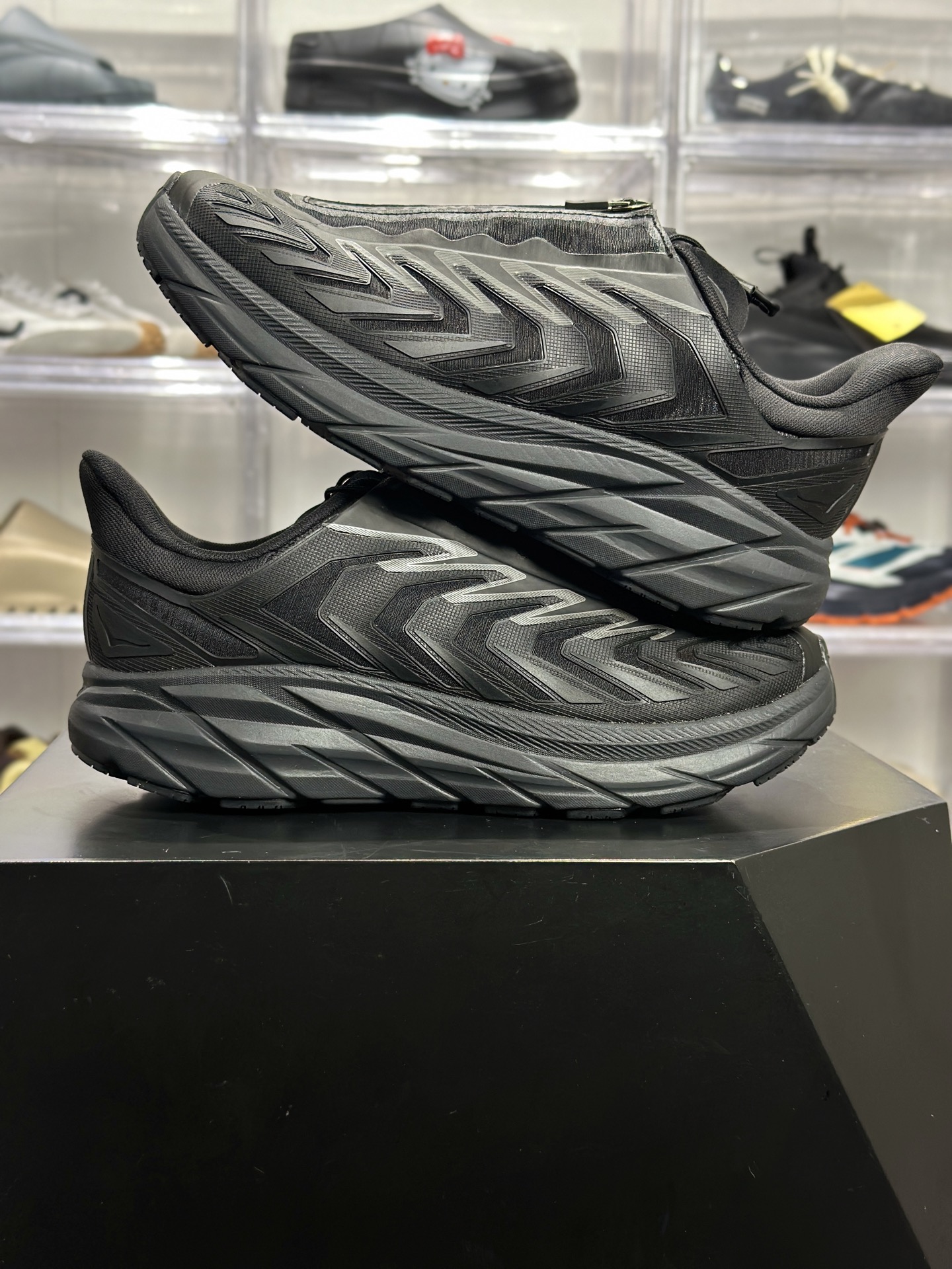 HOKA Project Clifton 全黑渐变网布跑鞋 1127924-BBLC-High Quatity Cheap Brand wholesale wholesaler seller Clothes Bags handbags Sneakers Top Fashion Clothing Shoes from China Factory Chinese suppliers best Quality Beautiful Price HOKA Project Clifton 全黑渐变网布跑鞋 1127924-BBLC