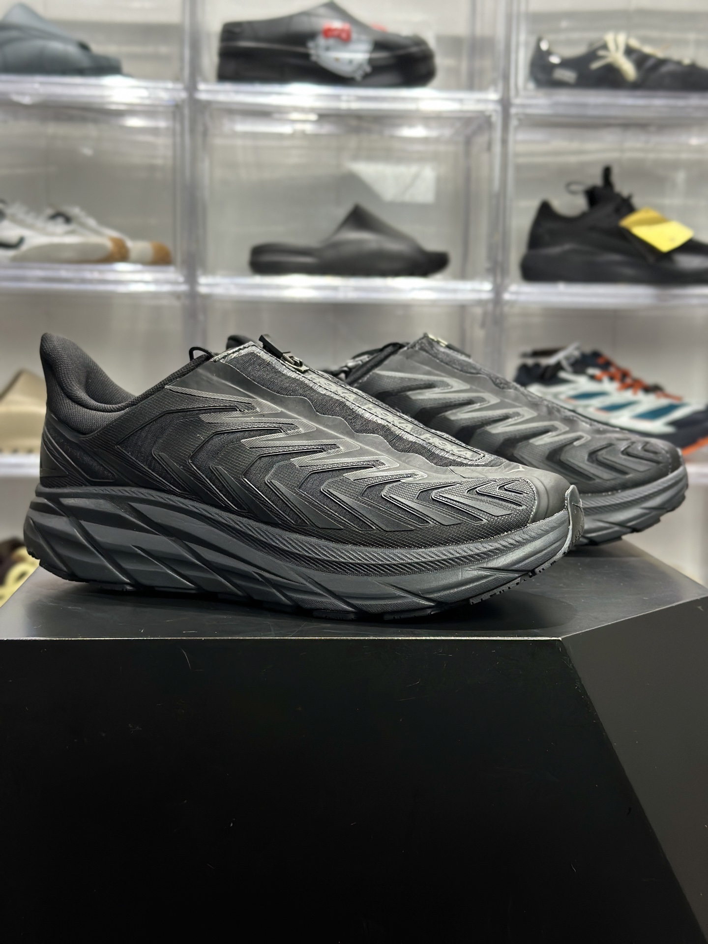 HOKA Project Clifton 全黑渐变网布跑鞋 1127924-BBLC-High Quatity Cheap Brand wholesale wholesaler seller Clothes Bags handbags Sneakers Top Fashion Clothing Shoes from China Factory Chinese suppliers best Quality Beautiful Price HOKA Project Clifton 全黑渐变网布跑鞋 1127924-BBLC